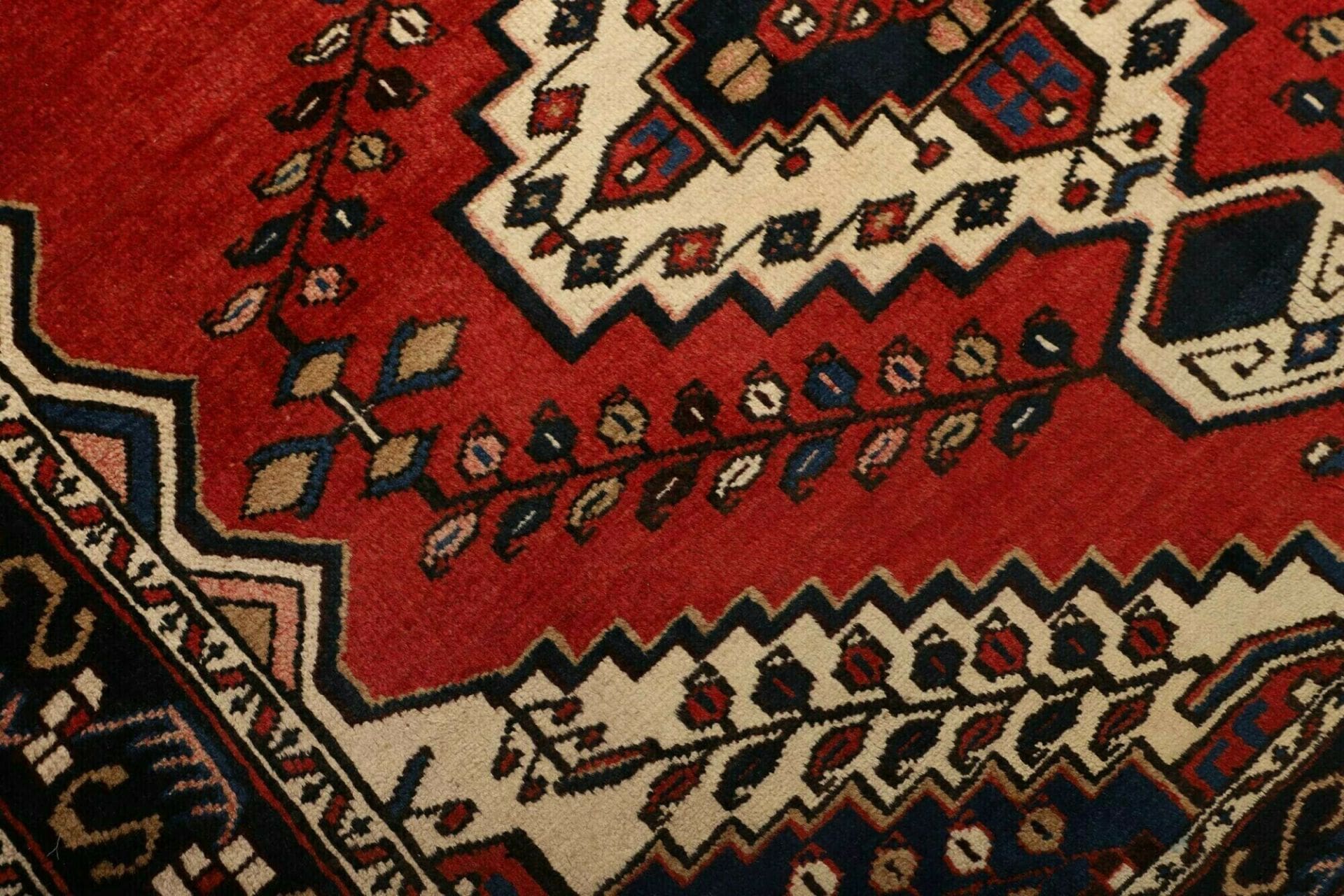 Hamadan Persian Rug 153 × 201 cm, Wool, hand-knotted