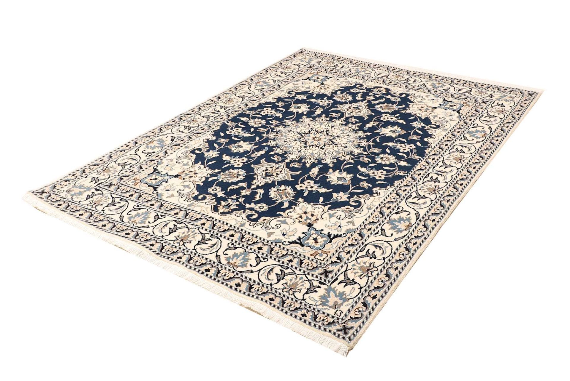 Nain Persian Rug — hand-knotted, 156 × 207 cm, Wool