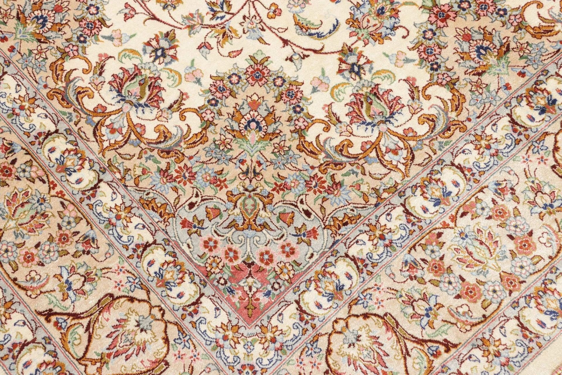 ghom-teppich-138-x-199-cm-seide-handgeknupft-perserteppich-5 Qom Persian Rug 138 × 199 cm, Silk, hand-knotted