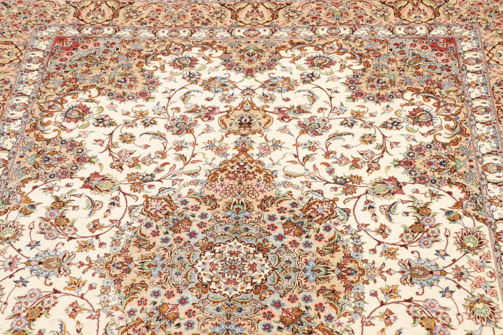 ghom-teppich-138-x-199-cm-seide-handgeknupft-perserteppich-8 Qom Persian Rug 138 × 199 cm, Silk, hand-knotted