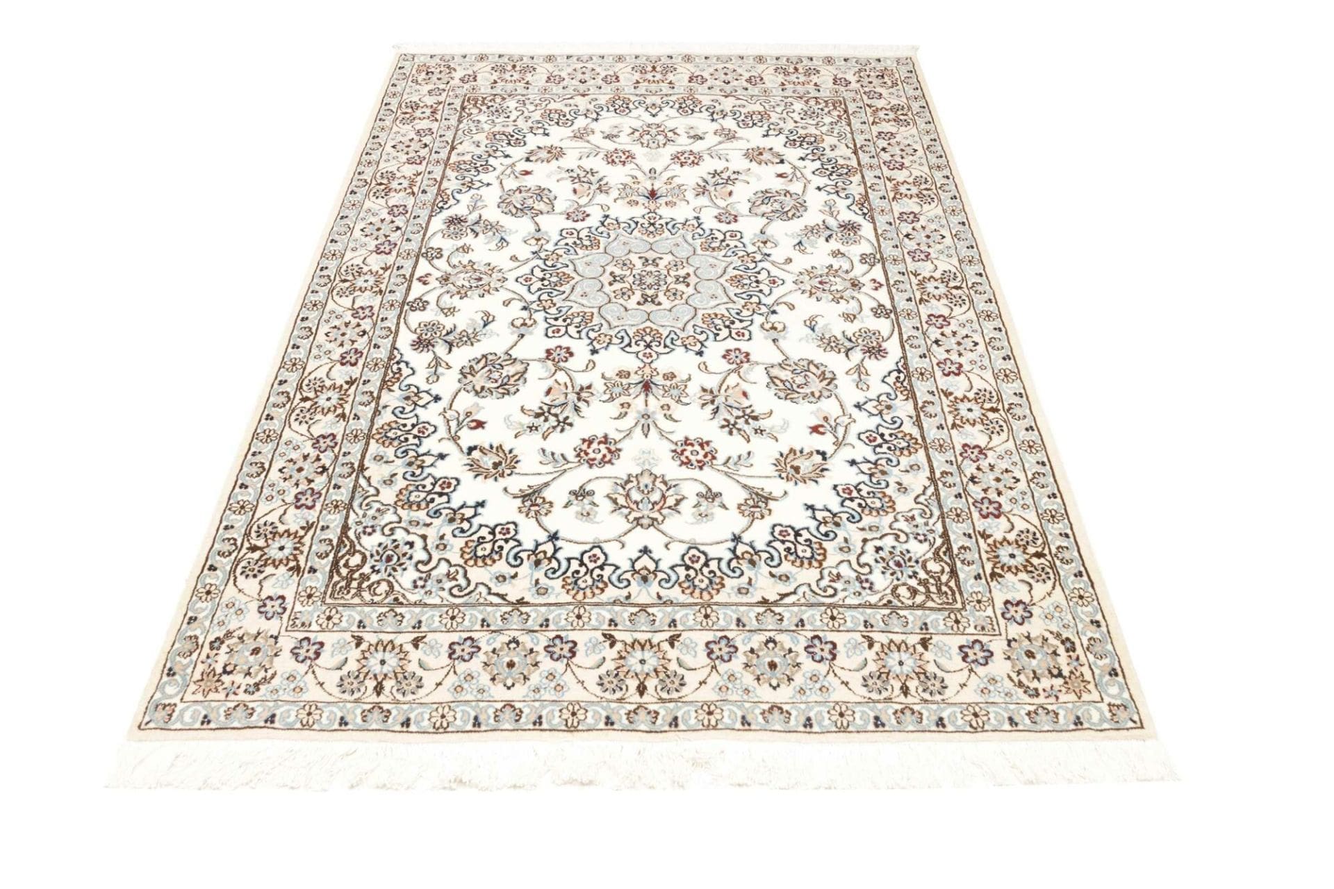 Nain Persian Rug — hand-knotted, 135 × 202 cm, Wool