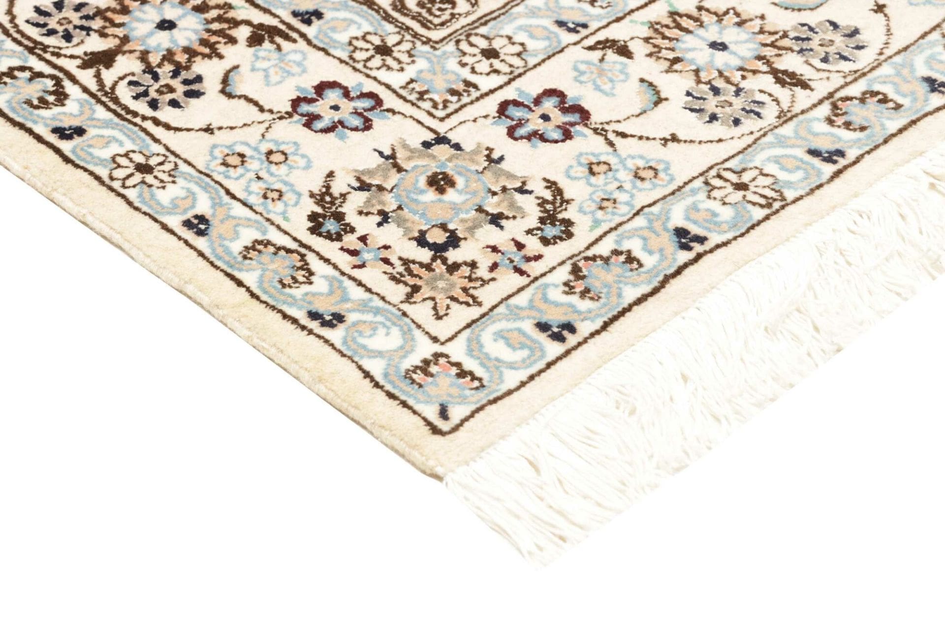Nain Persian Rug — hand-knotted, 135 × 202 cm, Wool