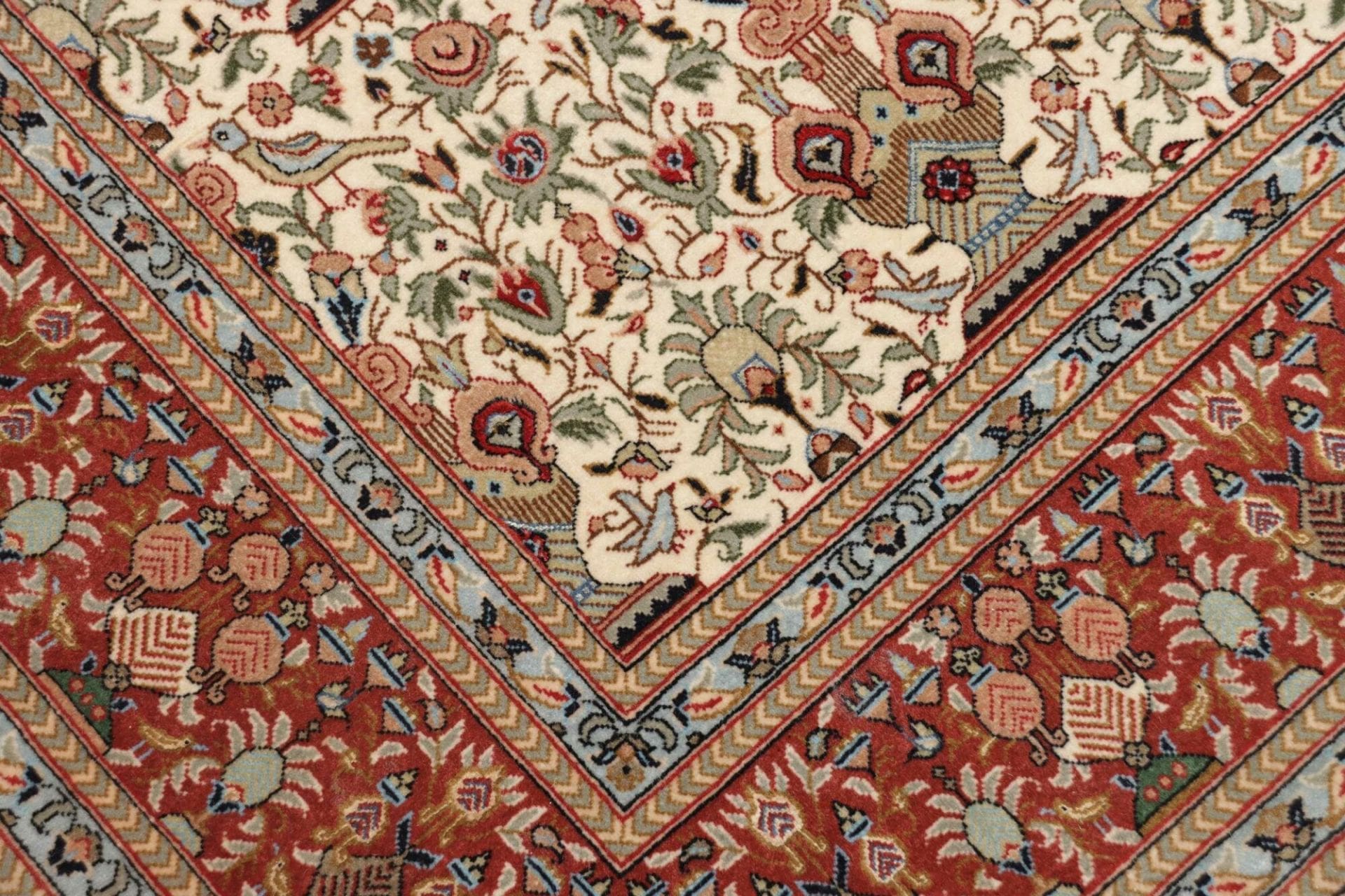Isfahan Persian Rug — hand-knotted, 138 × 211 cm, Wool