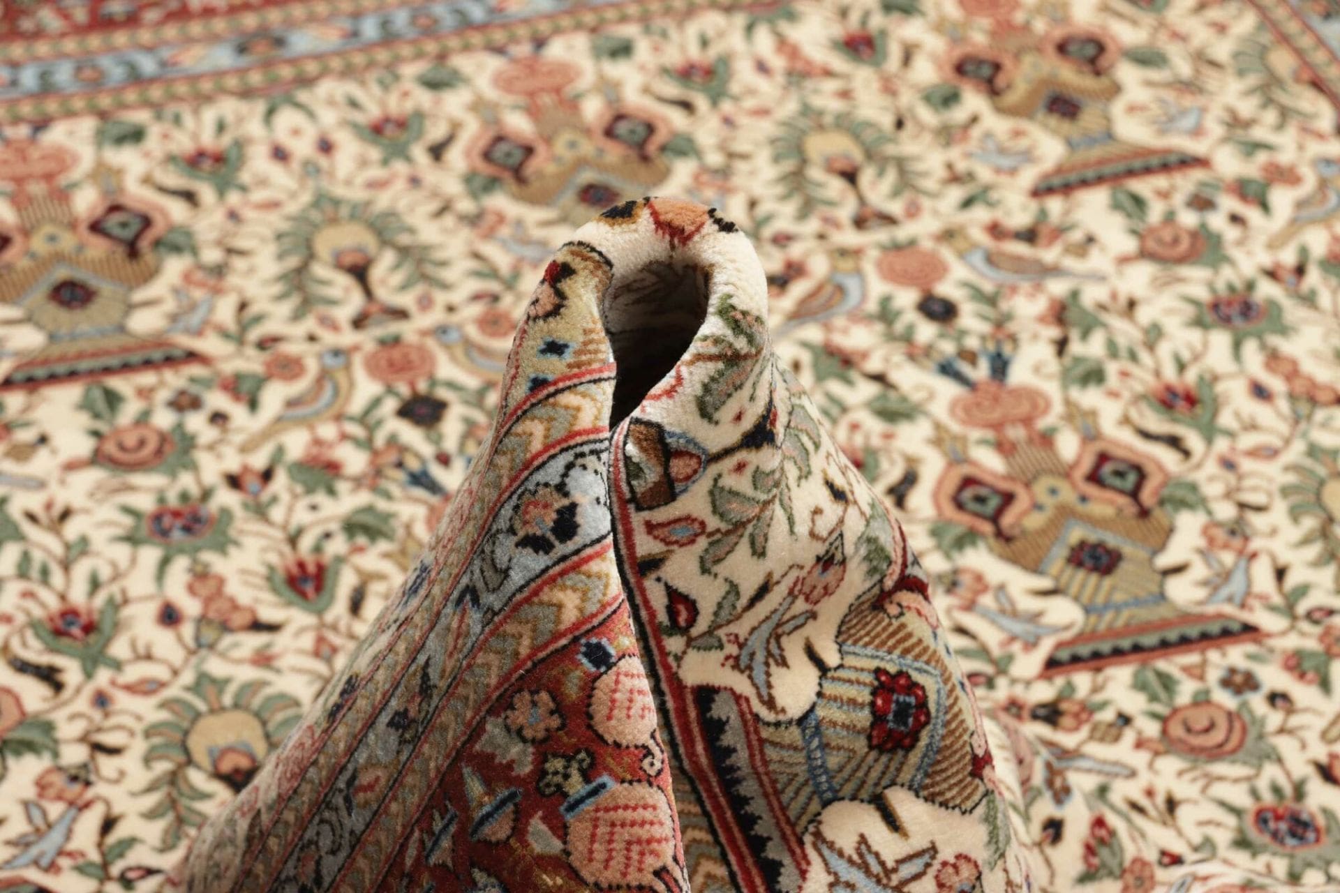 Isfahan Persian Rug — hand-knotted, 138 × 211 cm, Wool
