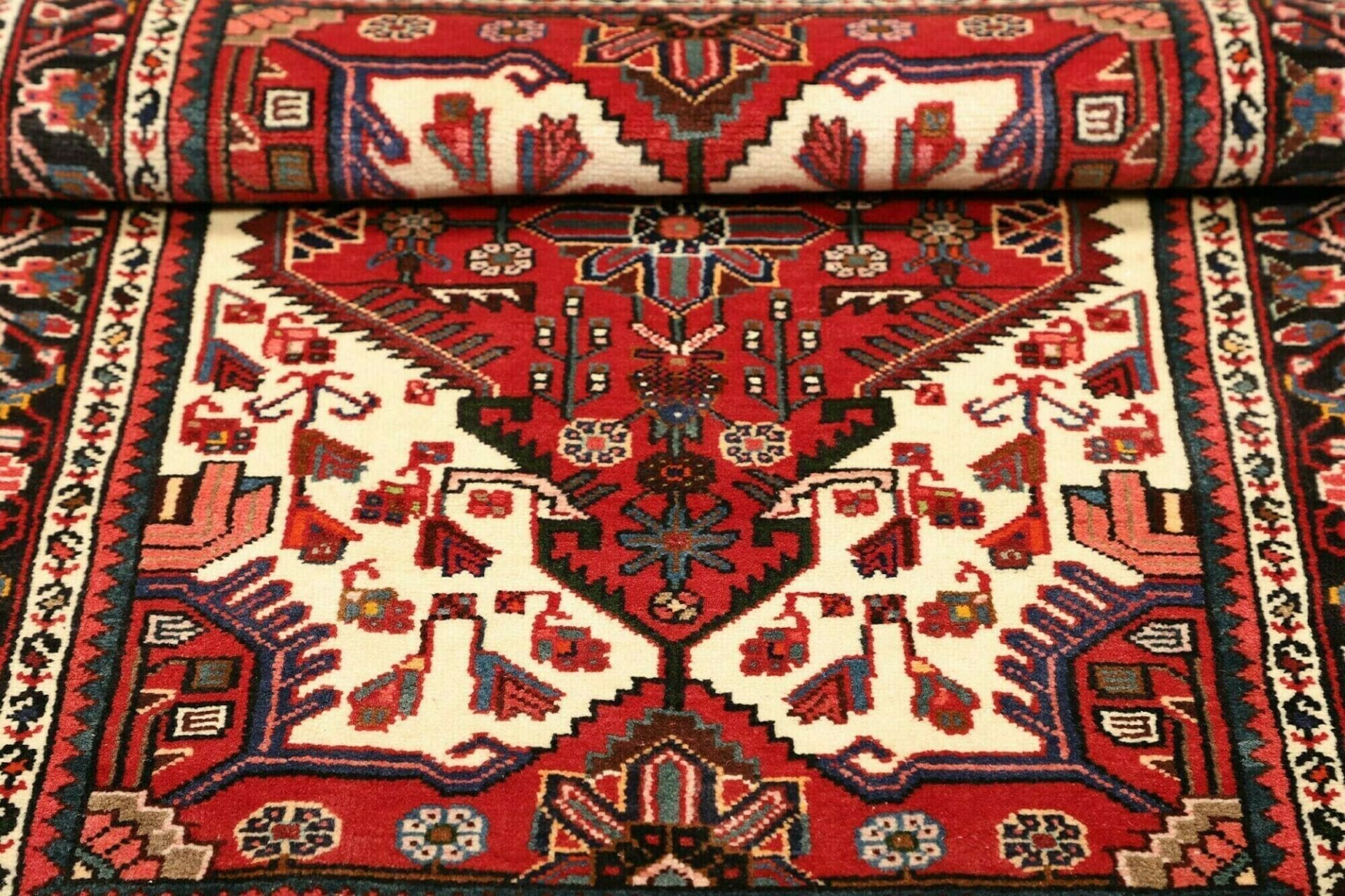 hamadan-teppich-88-x-135-cm-herati-muster-schurwolle-handgeknupft-7 Hand-Knotted Wool Hamadan Herati Persian Rug, 88 × 135 cm