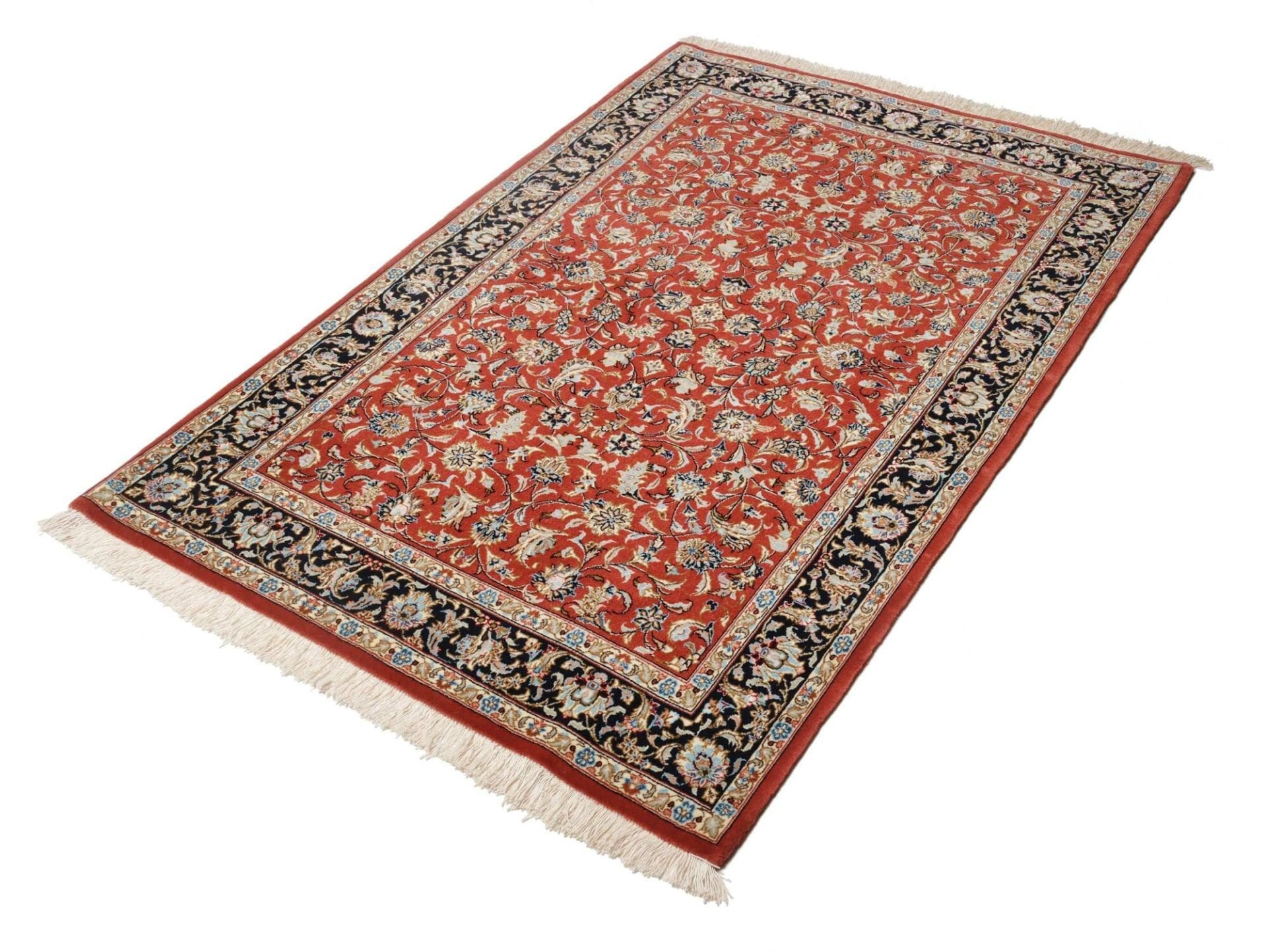 Isfahan Persian Rug — hand-knotted, 106 × 155 cm, Wool & Silk