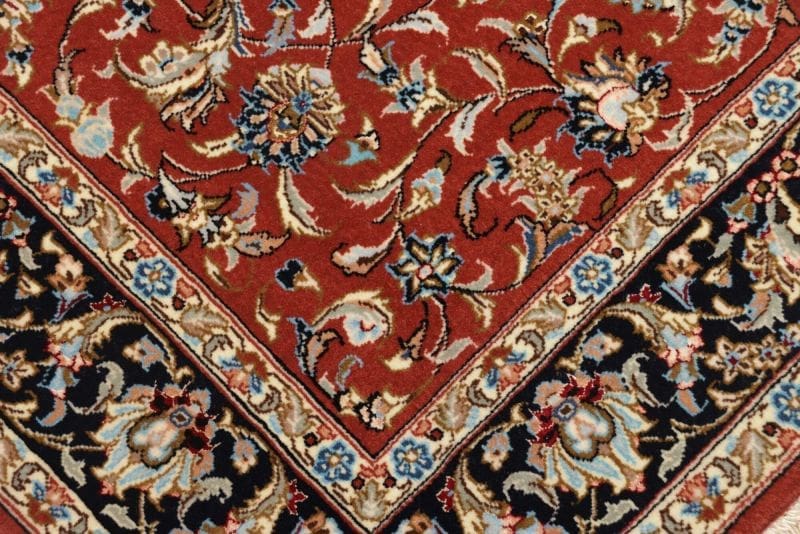 Isfahan Persian Rug — hand-knotted, 106 × 155 cm, Wool & Silk