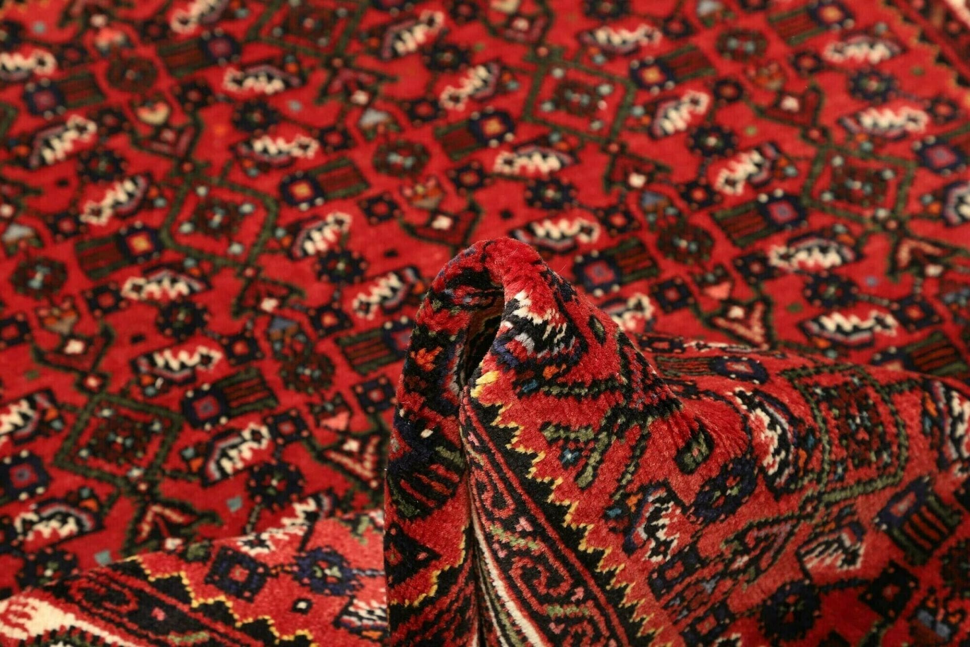 Hamadan Herati Persian Rug — hand-knotted, 107 × 157 cm, Wool