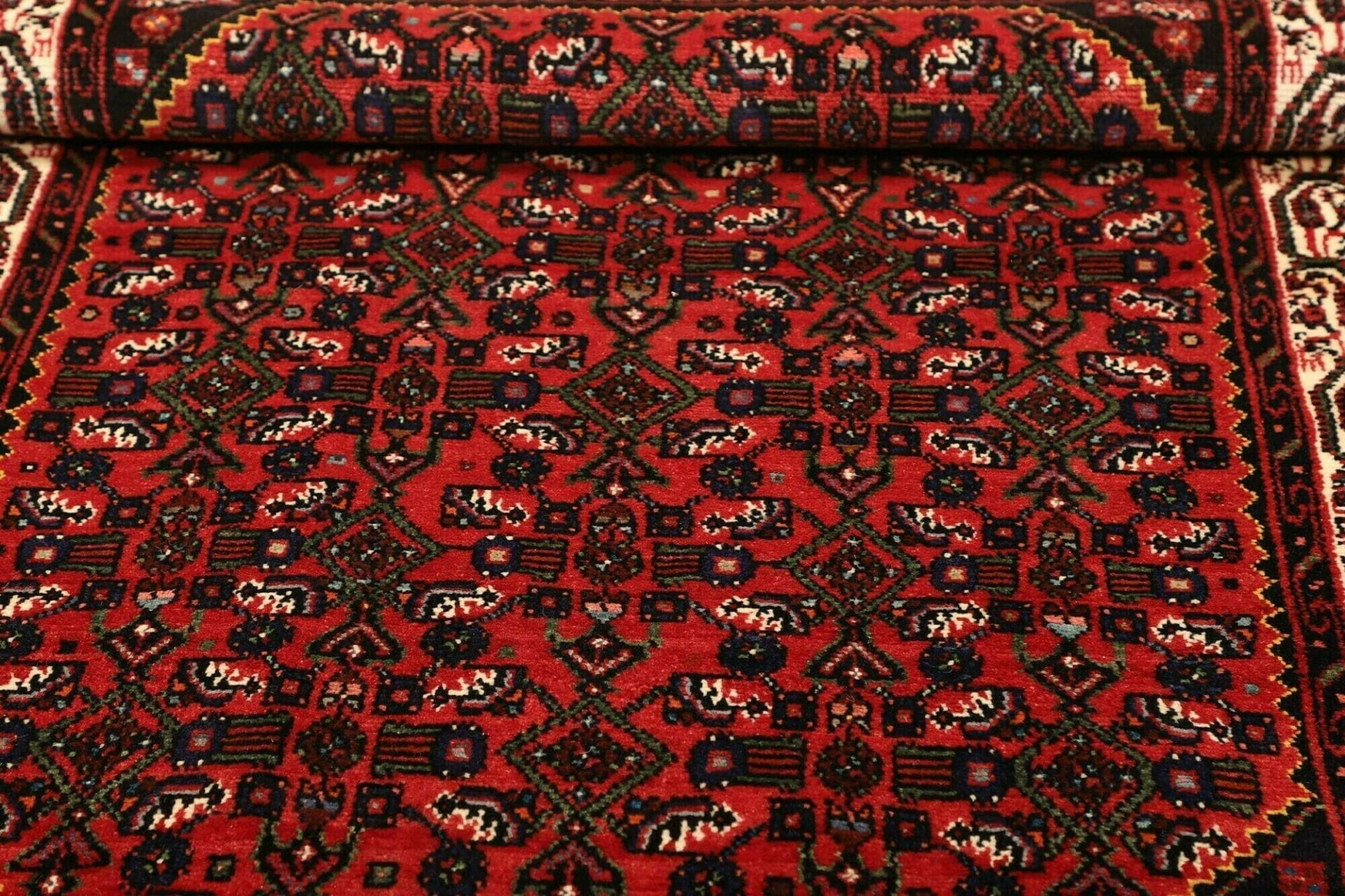 Hamadan Herati Persian Rug — hand-knotted, 107 × 157 cm, Wool