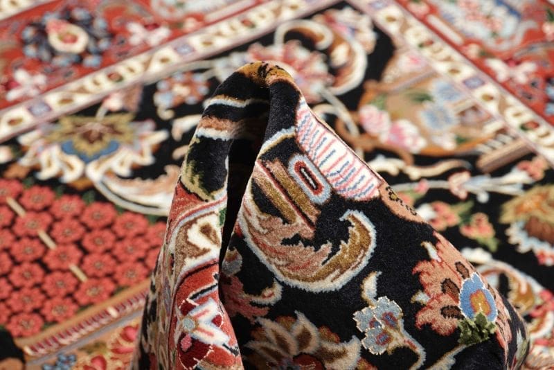 Isfahan Persian Rug 106 × 157 cm, Wool, hand-knotted