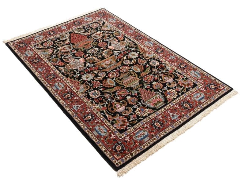 Isfahan Persian Rug 106 × 157 cm, Wool, hand-knotted