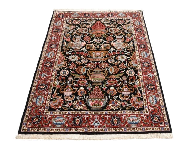 Isfahan Persian Rug 106 × 157 cm, Wool, hand-knotted