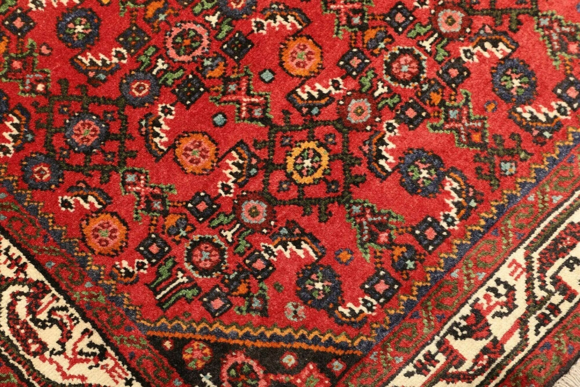 Hand-Knotted Wool Hamadan Herati Persian Rug, 108 × 154 cm