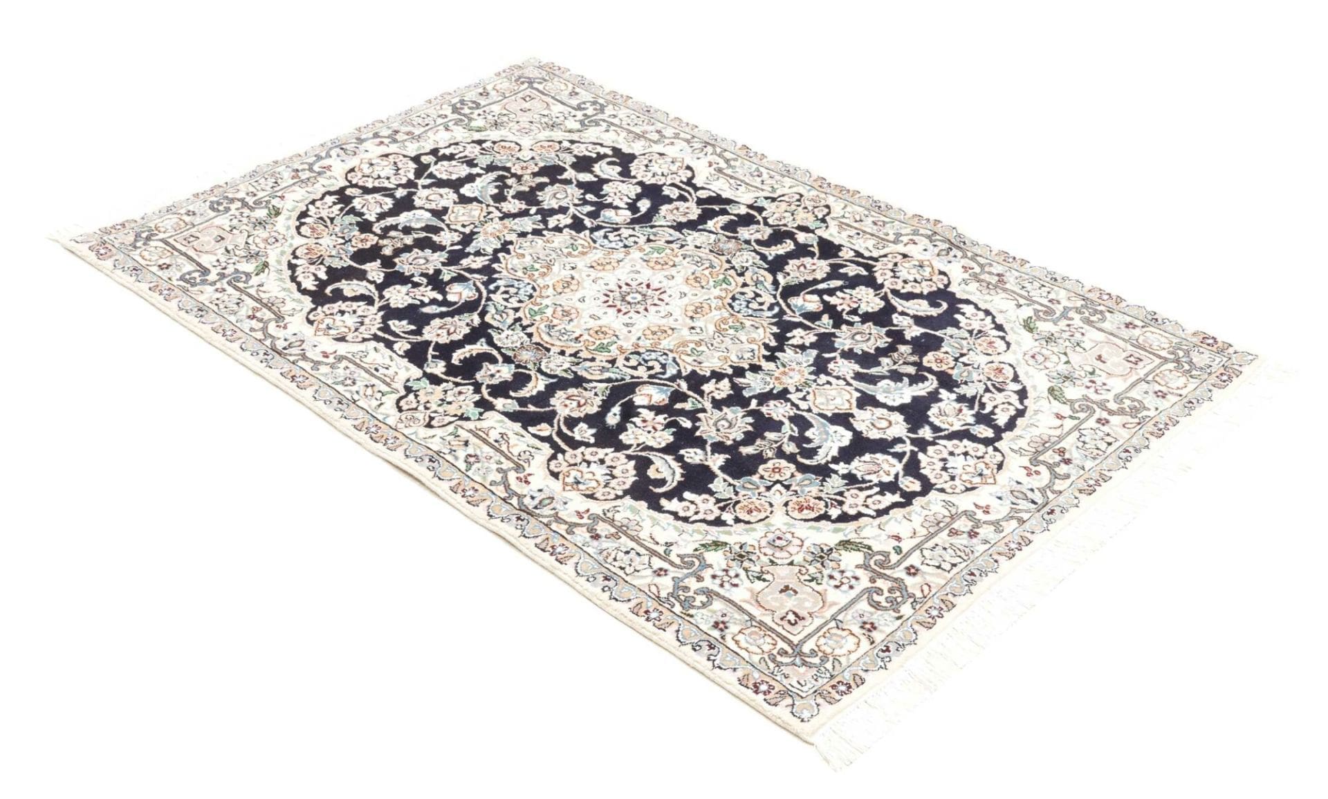 Hand-Knotted Wool Nain Persian Rug, 106 × 153 cm