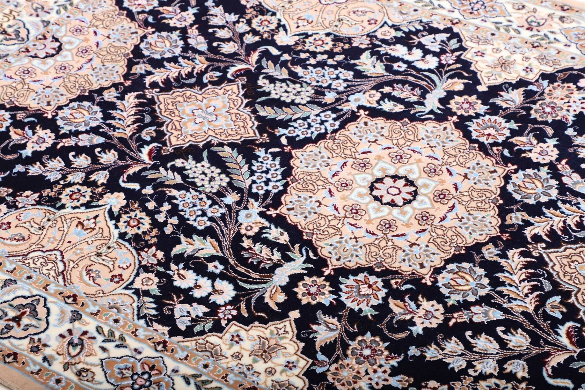 Nain Persian Rug 107 × 158 cm, Wool, hand-knotted
