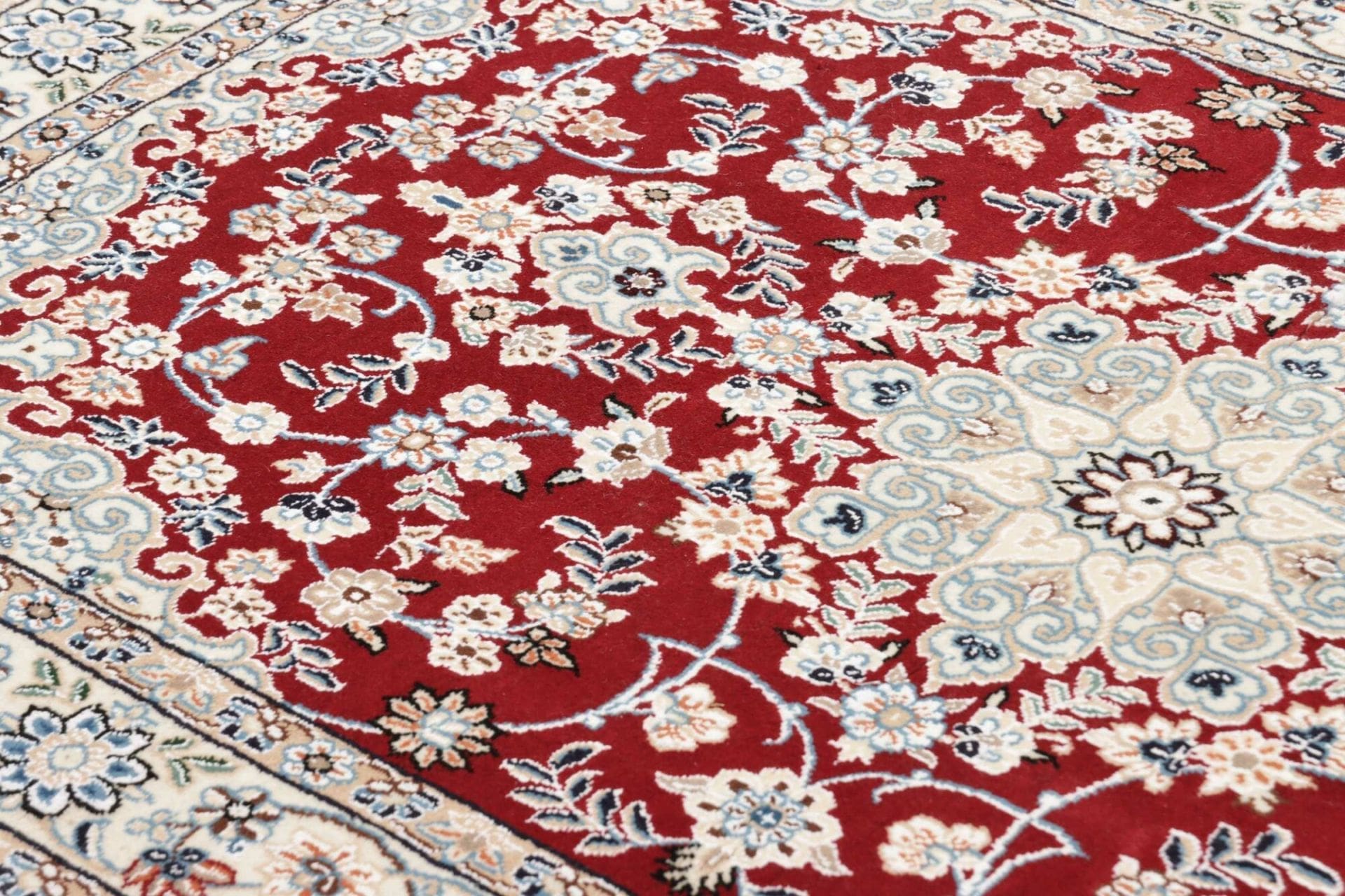 Hand-Knotted Wool Nain Persian Rug, 103 × 152 cm