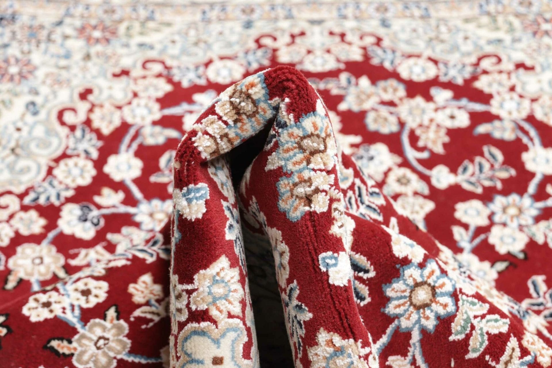 Hand-Knotted Wool Nain Persian Rug, 103 × 152 cm