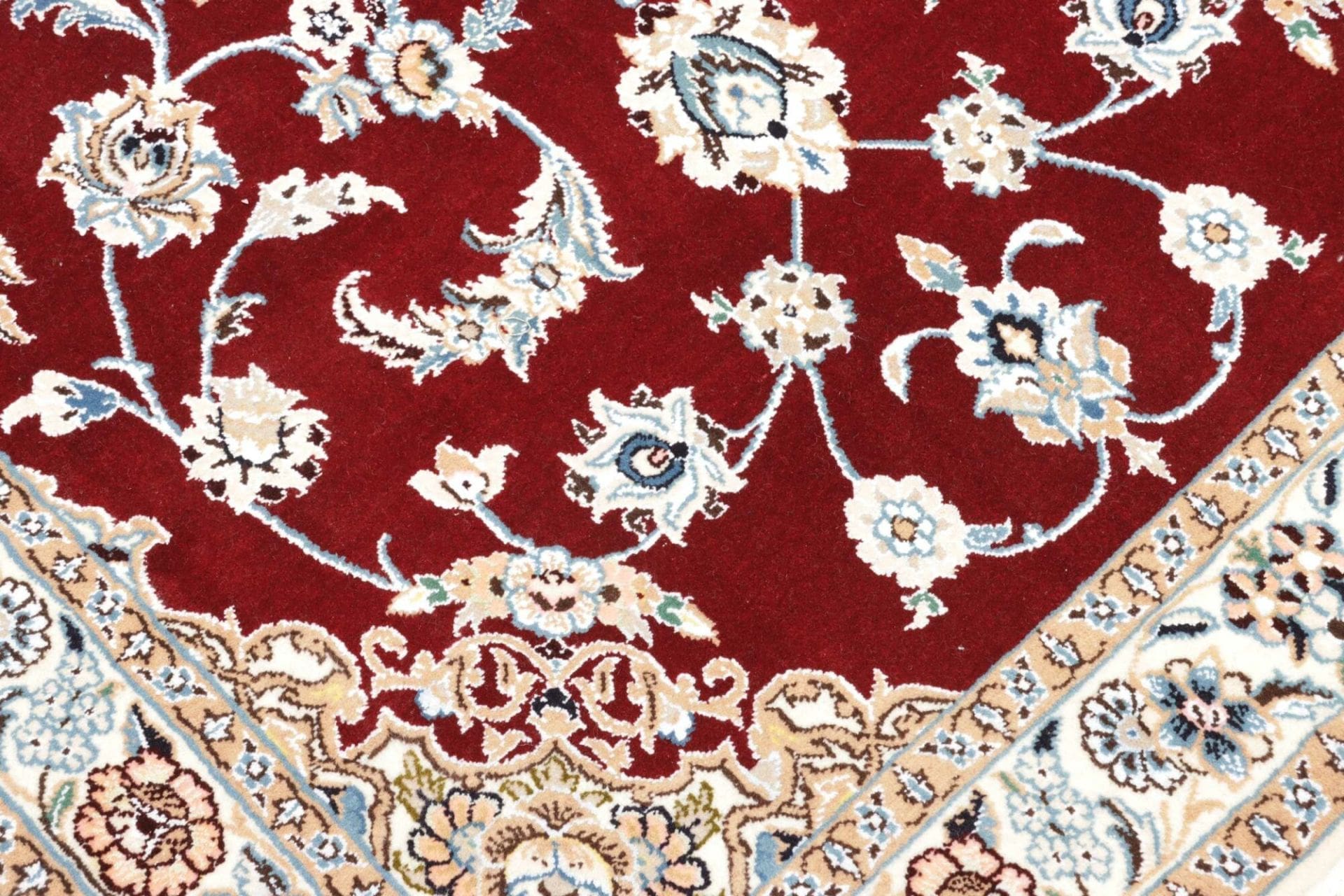 Nain Persian Rug — hand-knotted, 104 × 162 cm, Wool