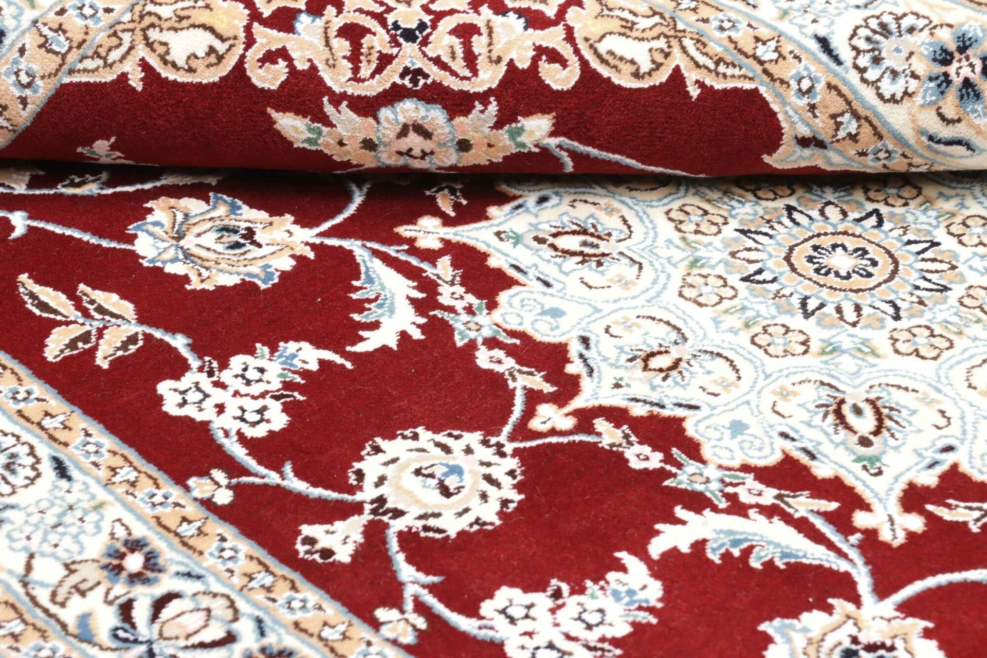 Nain Persian Rug — hand-knotted, 104 × 162 cm, Wool