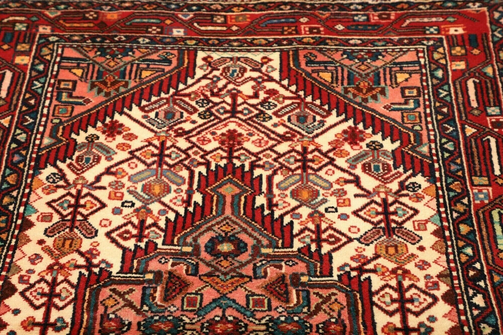 Hand-Knotted Wool Hamadan Herati Persian Rug, 108 × 159 cm