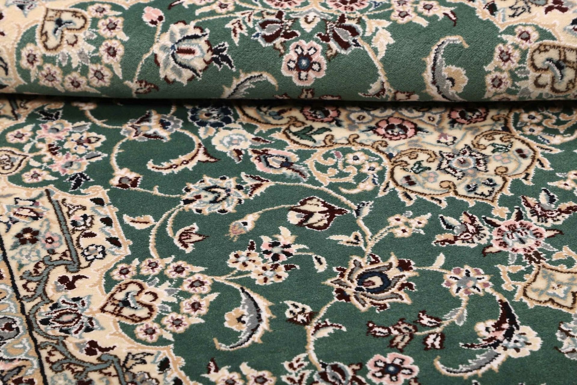 Hand-Knotted Wool Nain Persian Rug, 105 × 151 cm