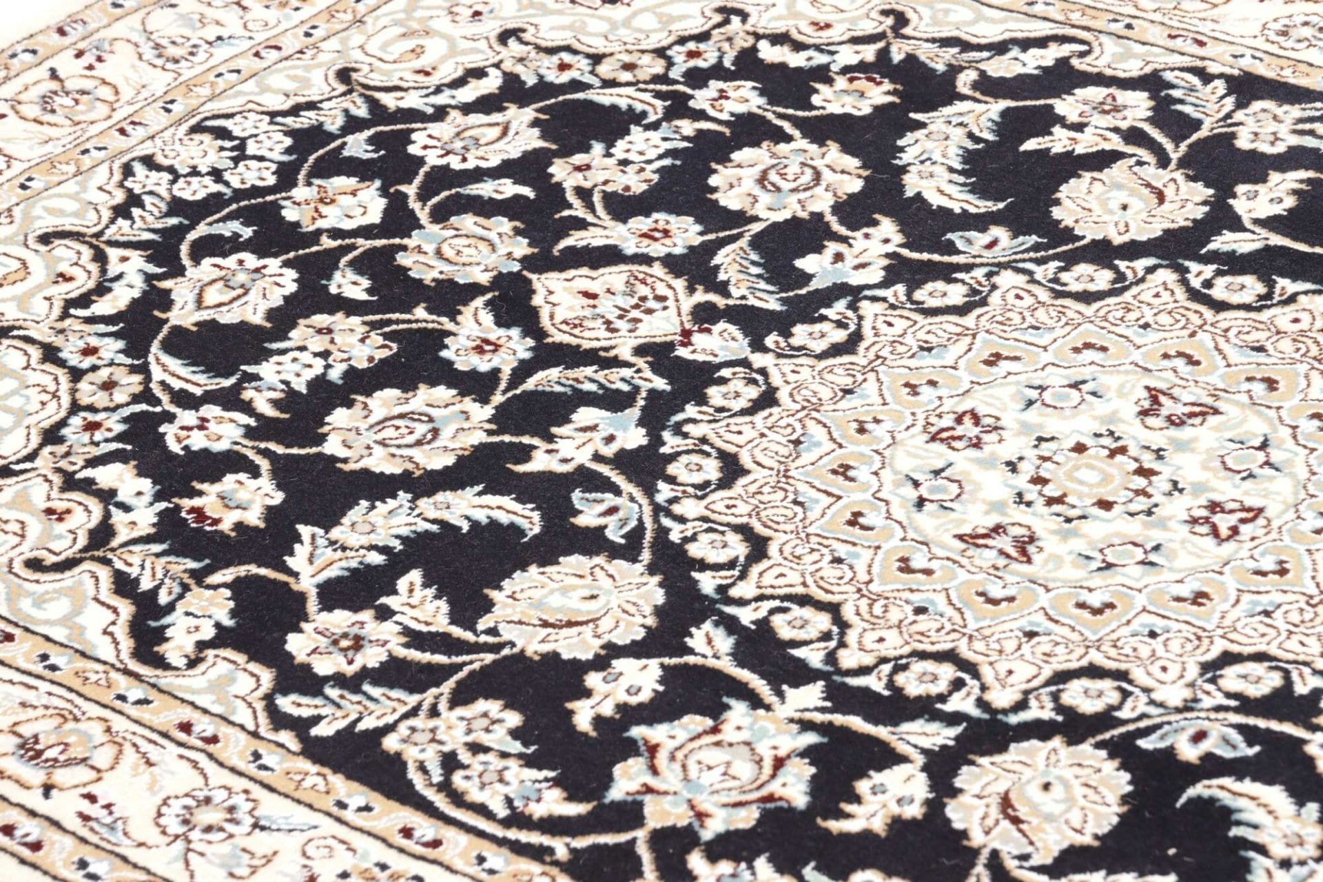 Hand-Knotted Wool Nain Persian Rug, 100 × 152 cm