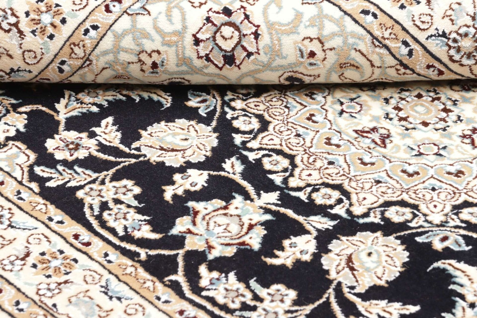 Hand-Knotted Wool Nain Persian Rug, 100 × 152 cm