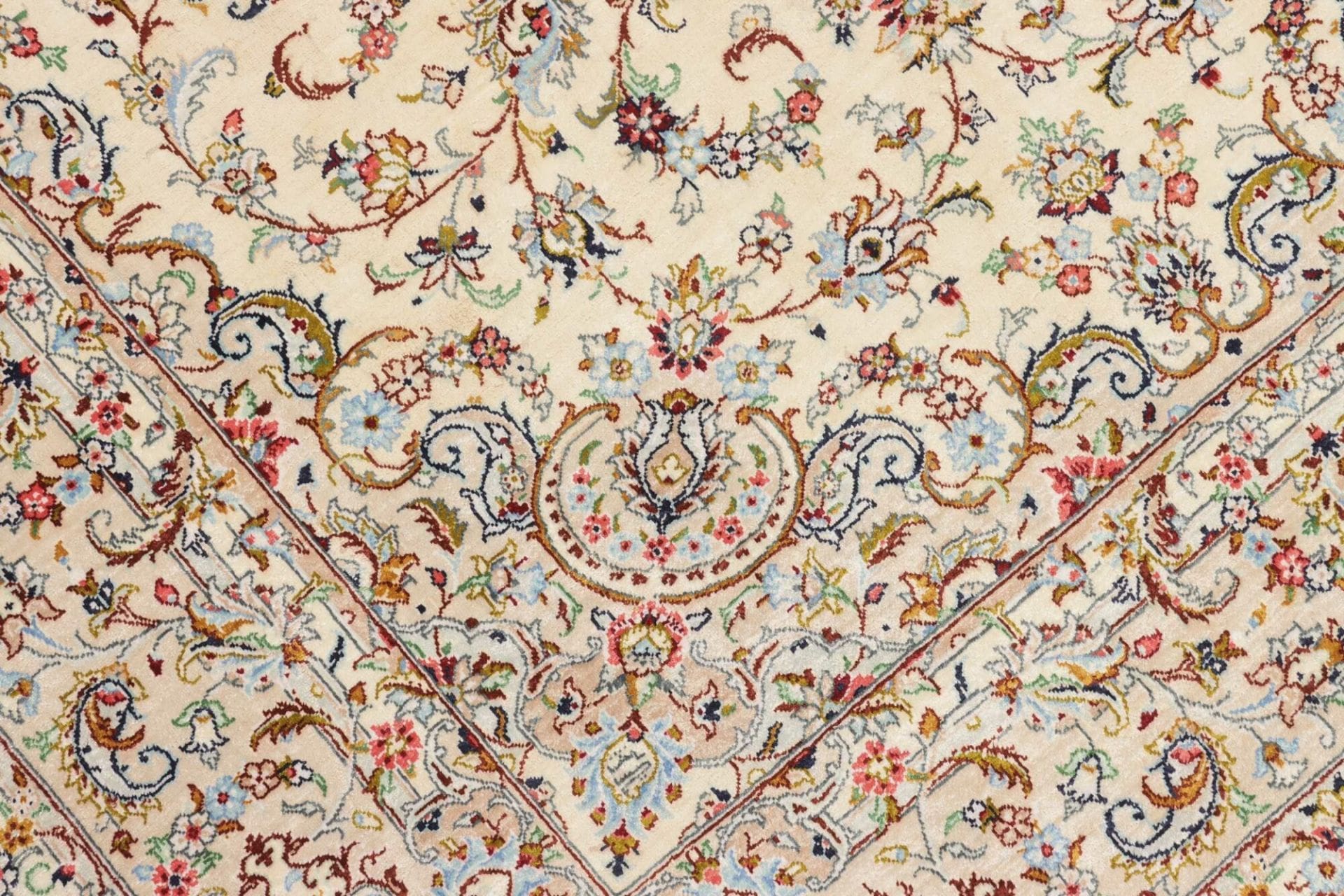 Qom Persian Rug — hand-knotted, 102 × 150 cm, Silk