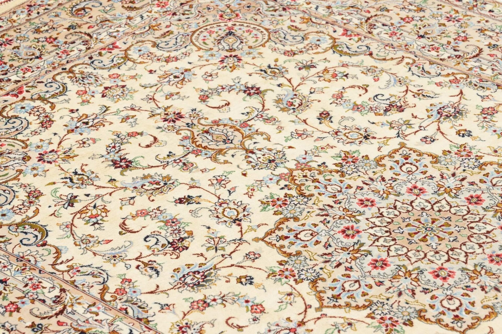 Qom Persian Rug — hand-knotted, 102 × 150 cm, Silk