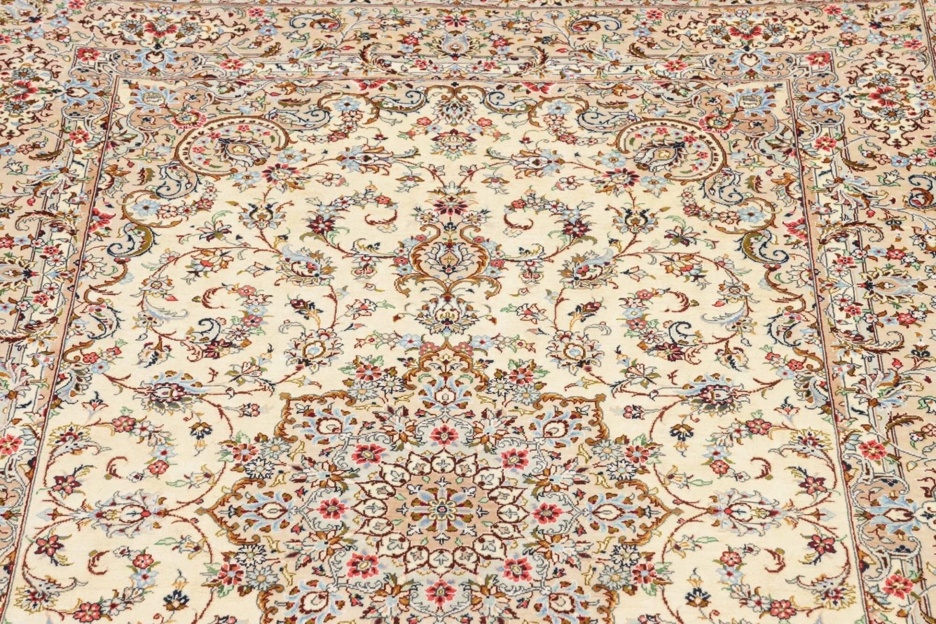 Qom Persian Rug — hand-knotted, 102 × 150 cm, Silk