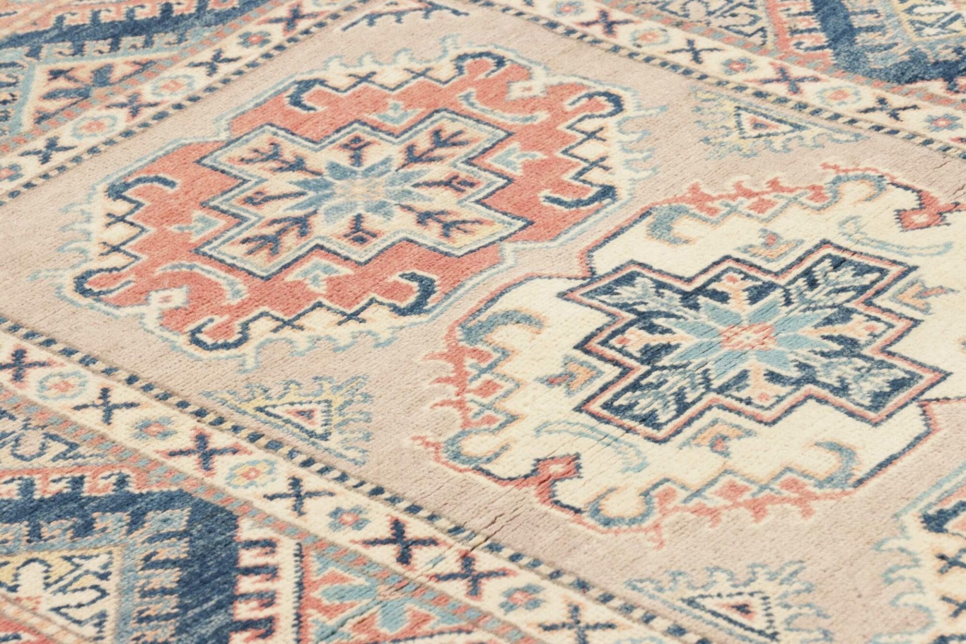 handgeknupfter-kazak-teppich-99-x-141cm-geometrisches-muster-orientteppich-6 Kazak Pakistani Rug — hand-knotted, 99 × 141 cm, Wool
