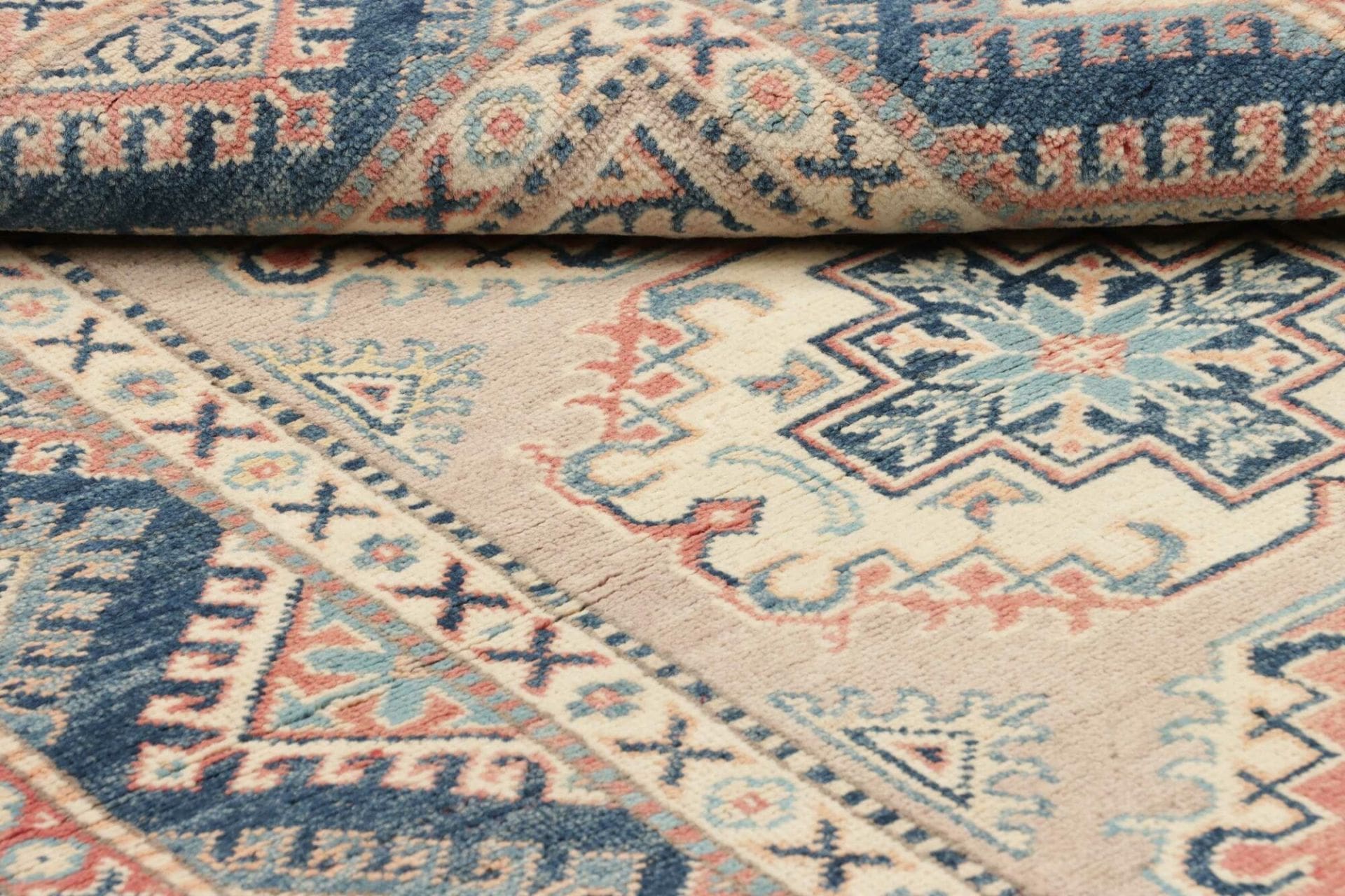 handgeknupfter-kazak-teppich-99-x-141cm-geometrisches-muster-orientteppich-8 Kazak Pakistani Rug — hand-knotted, 99 × 141 cm, Wool
