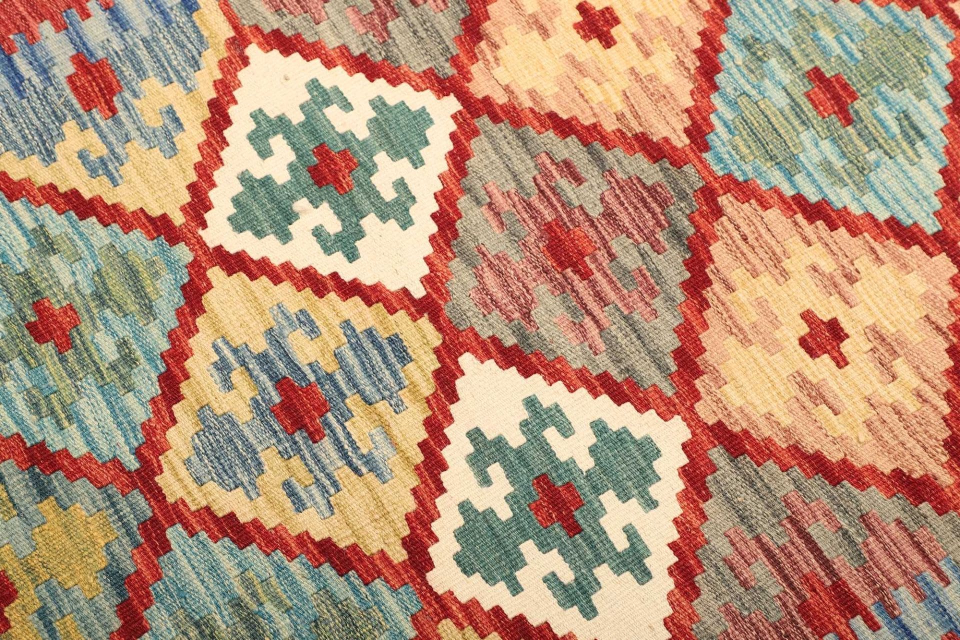 Hand-Woven Wool Kilim Pakistani Rug, 105 × 146 cm