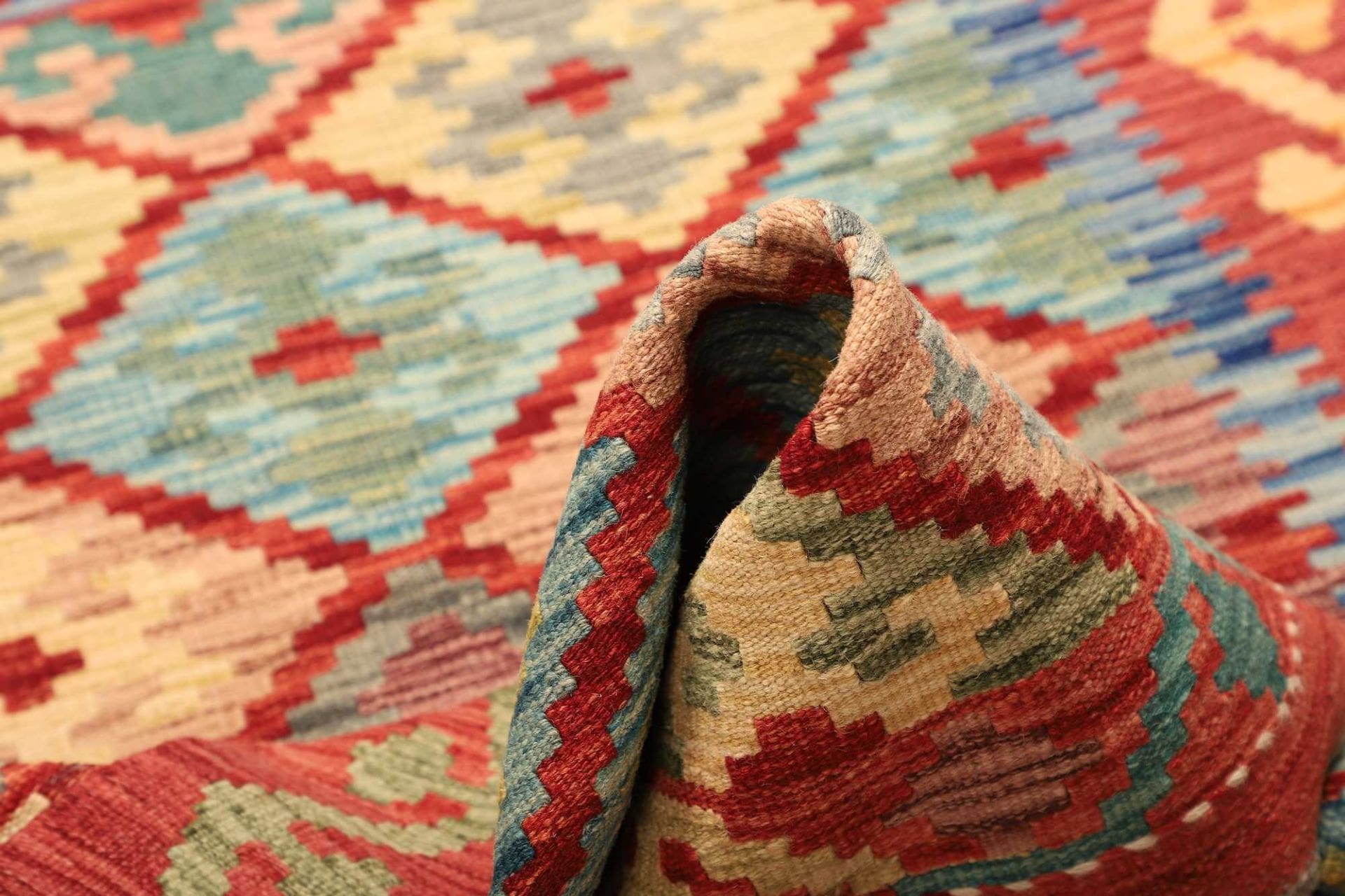 Hand-Woven Wool Kilim Pakistani Rug, 105 × 146 cm