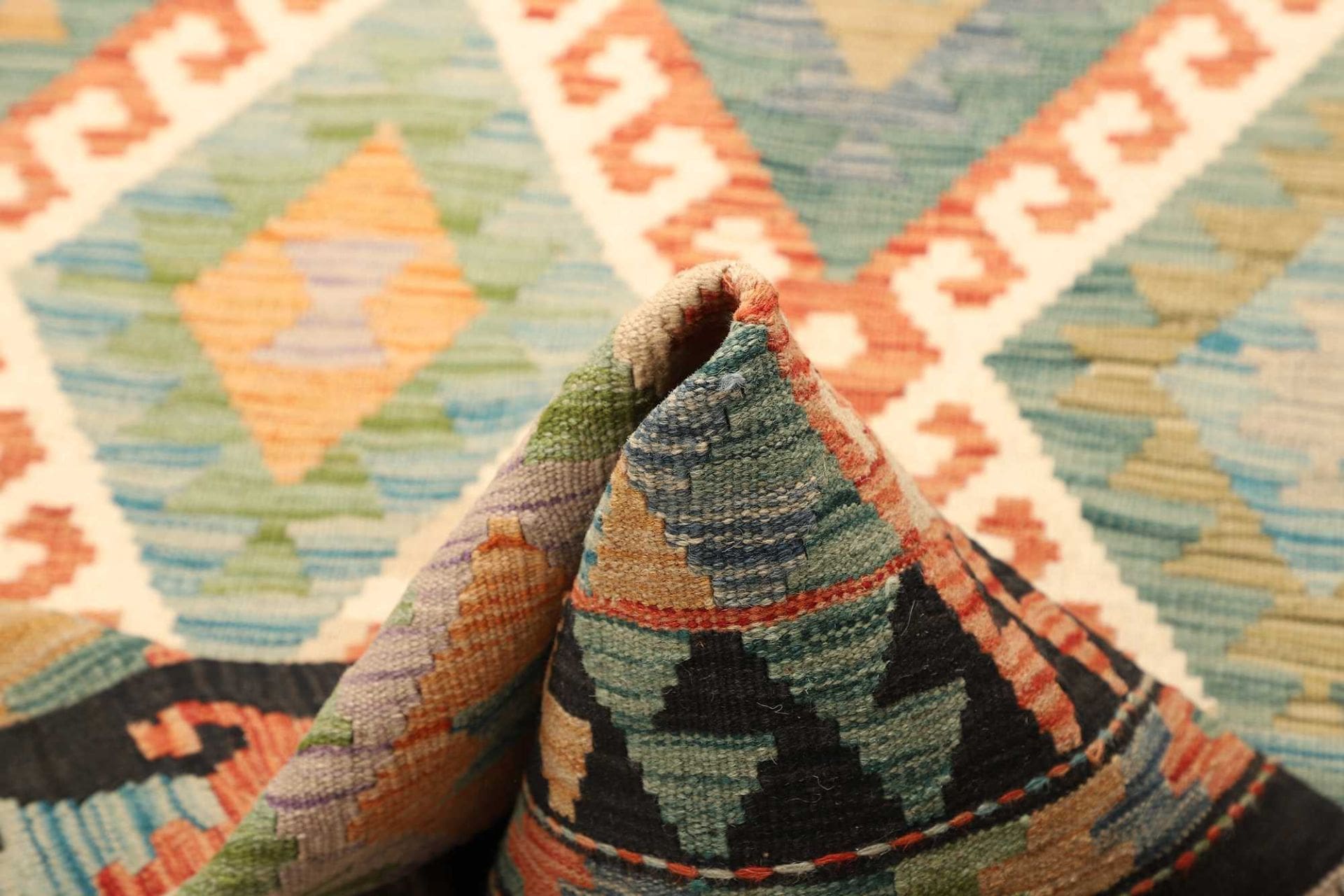Kilim Pakistani Rug — hand-woven, 106 × 156 cm, Wool