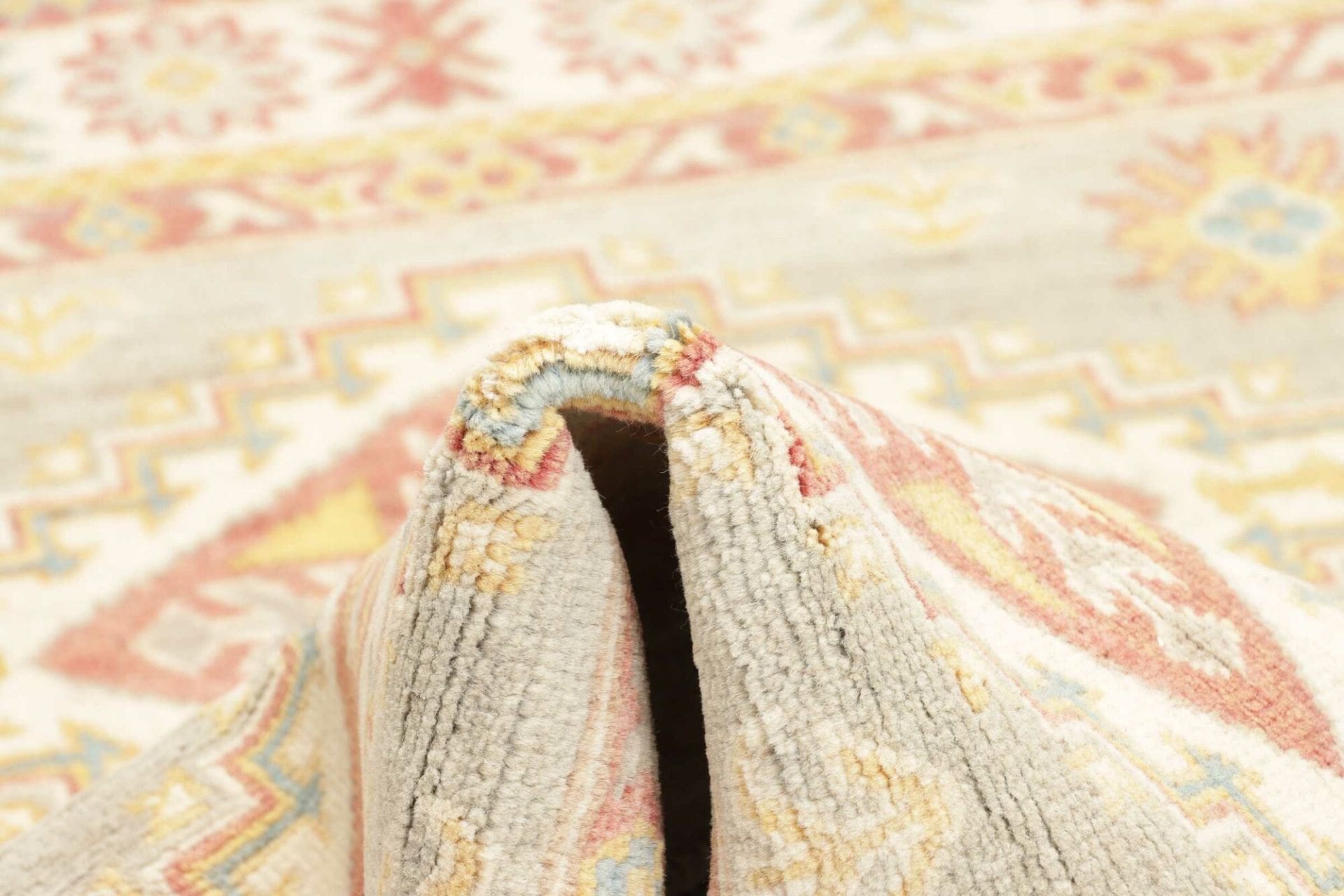 Hand-Knotted Wool Kazak Pakistani Rug, 105 × 149 cm