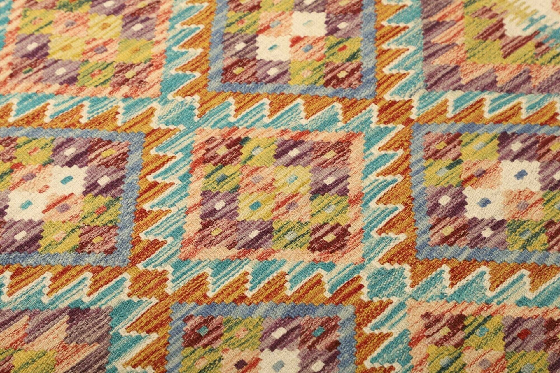 Kilim Pakistani Rug — hand-woven, 106 × 155 cm, Wool