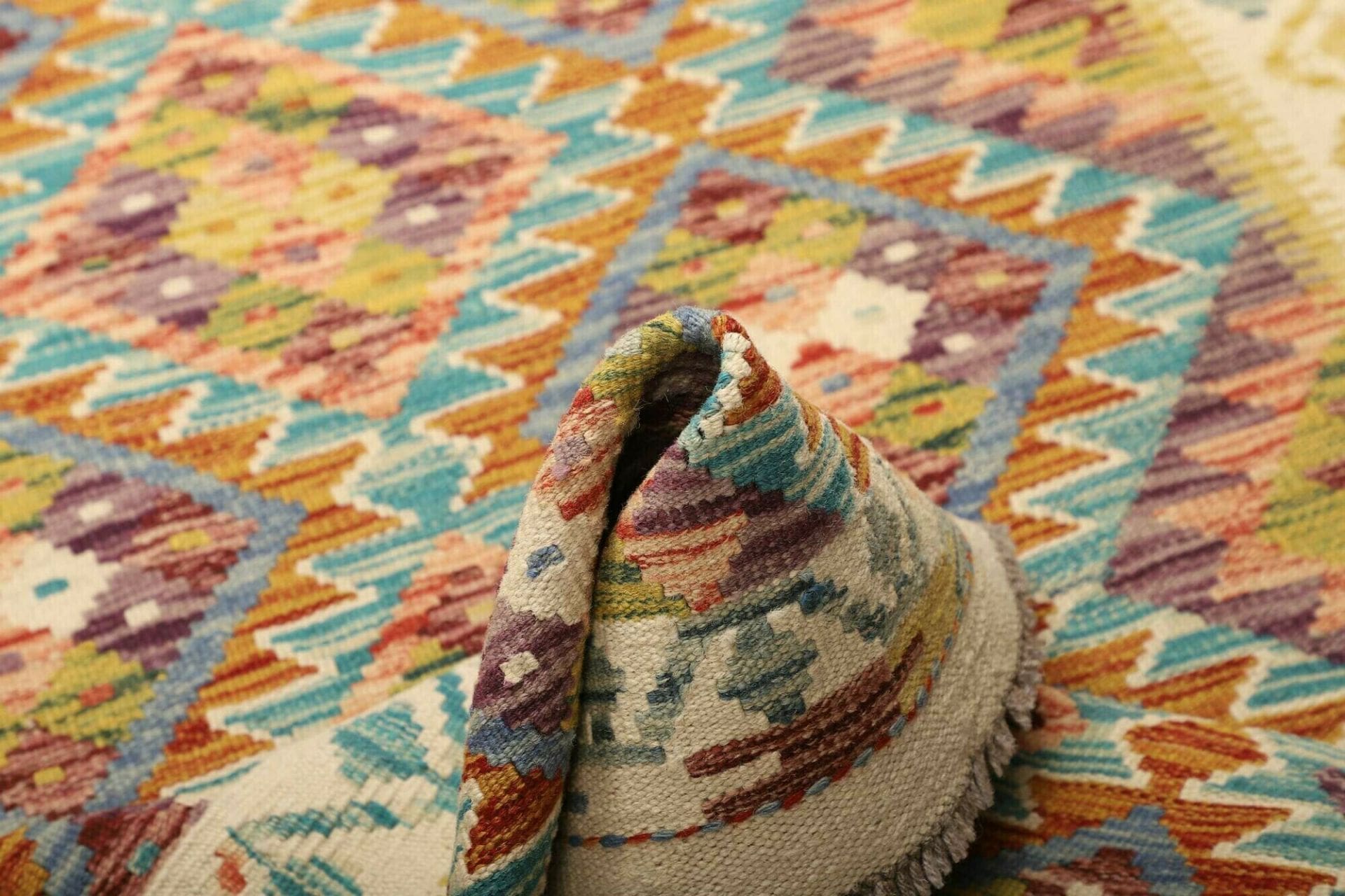 Kilim Pakistani Rug — hand-woven, 106 × 155 cm, Wool