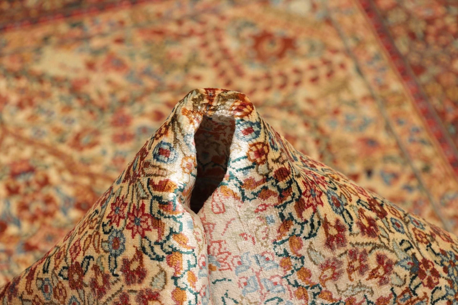 Qom Persian Rug 82 × 123 cm, Silk, hand-knotted