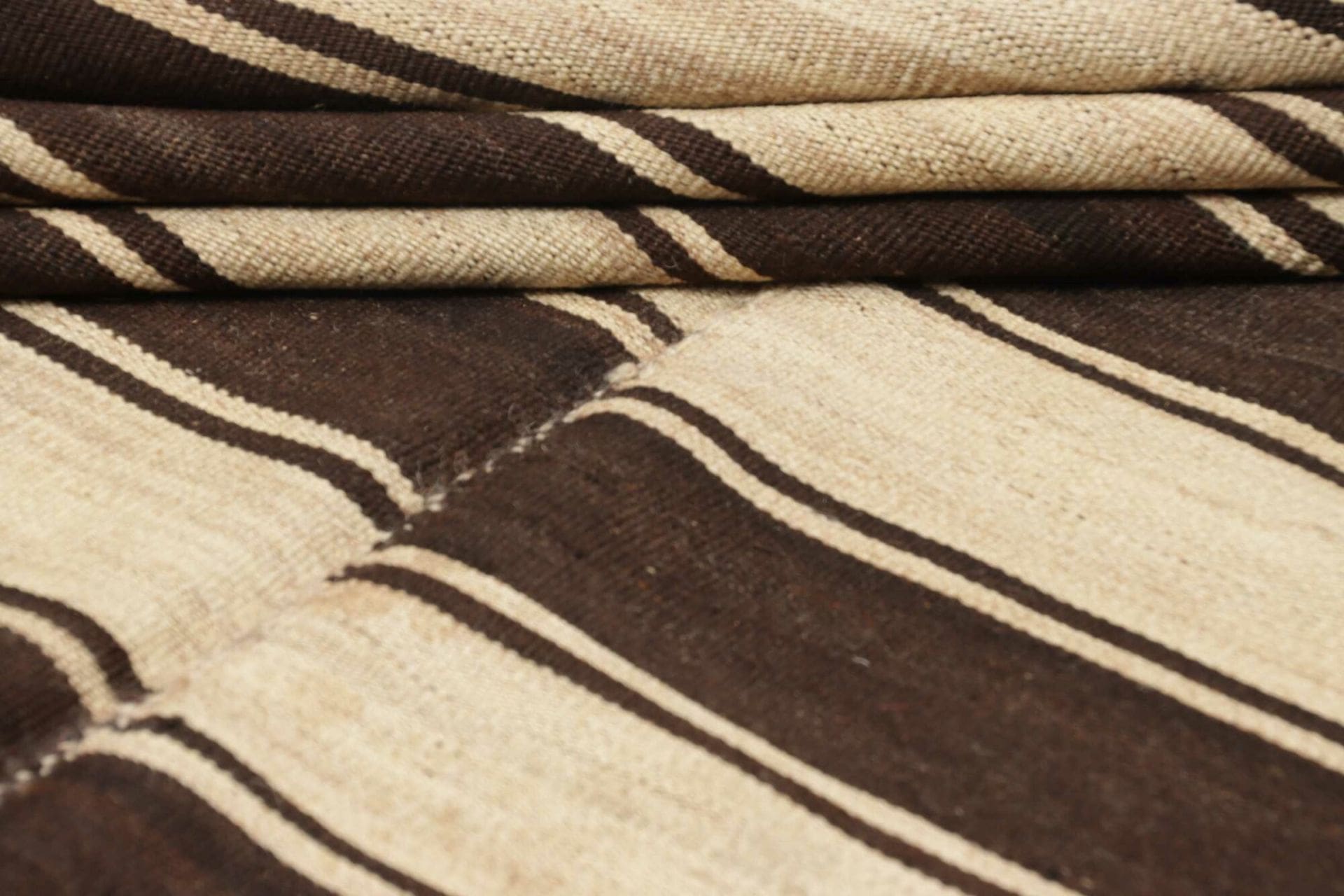 kelim-mazandra-150-x-328cm-handgewebt-rustikales-flair-2 Kilim Persian Rug — hand-woven, 150 × 328 cm, Wool