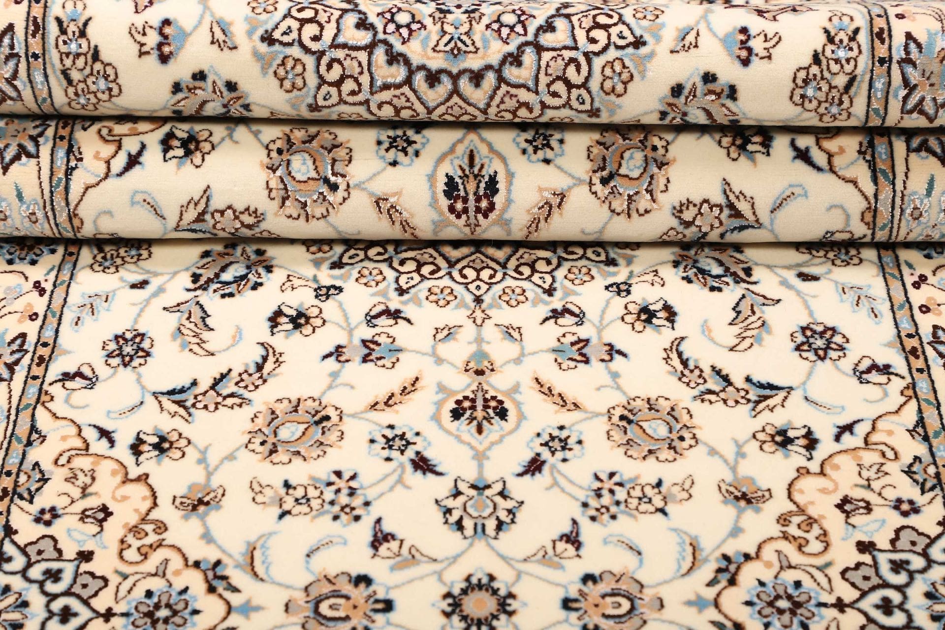 Hand-Knotted Wool Nain Persian Rug, 83 × 600 cm