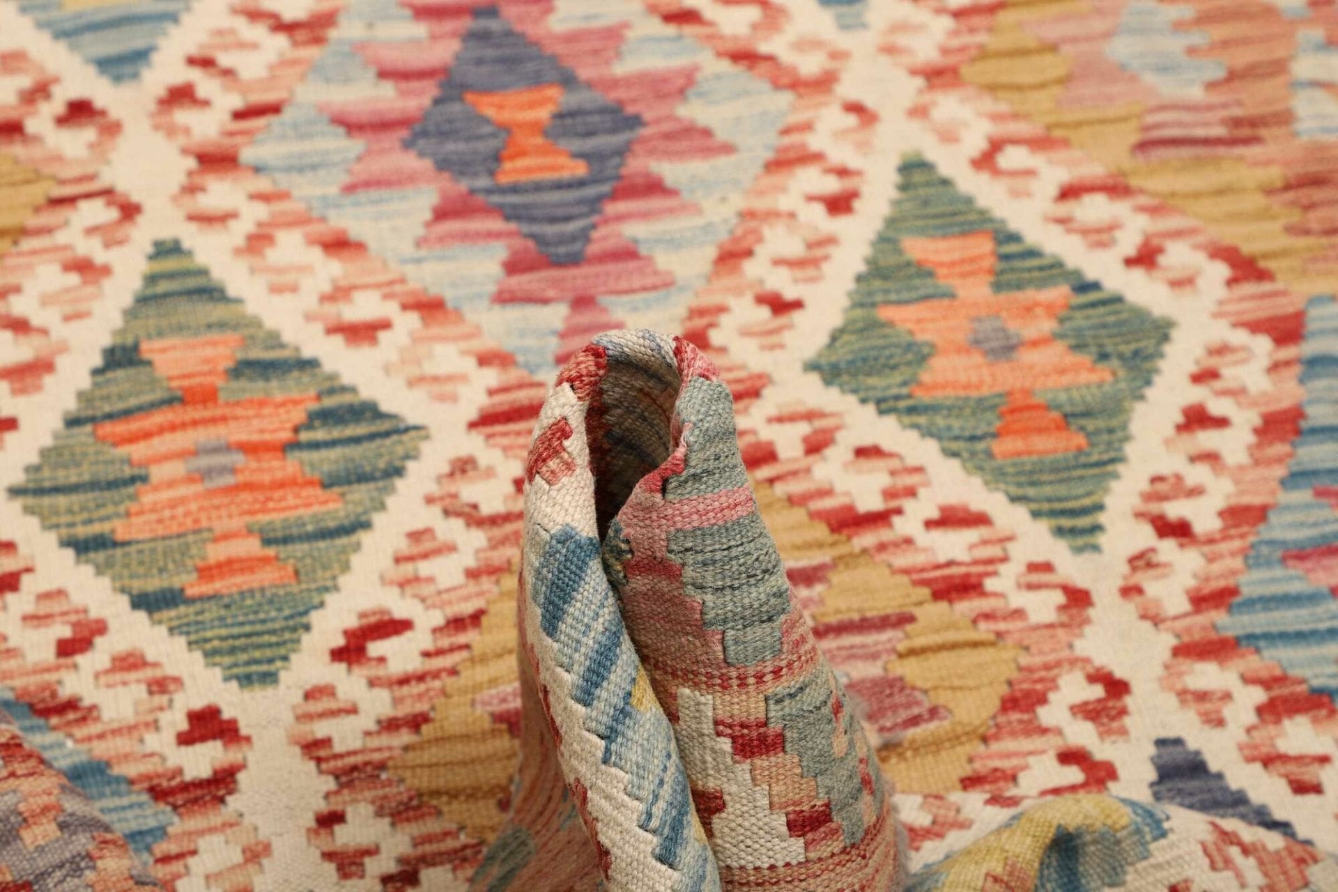 Hand-Woven Wool Kilim Pakistani Rug, 103 × 208 cm