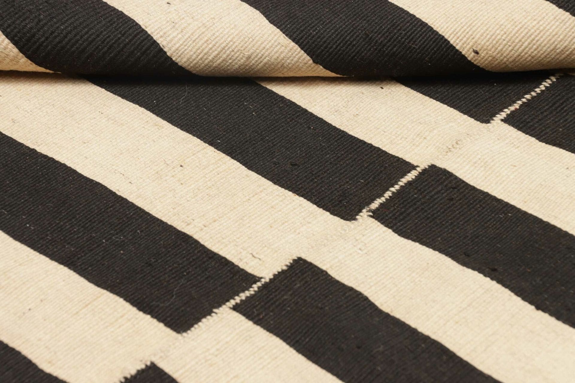 Kilim Persian Rug — hand-woven, 90 × 85 cm, Wool