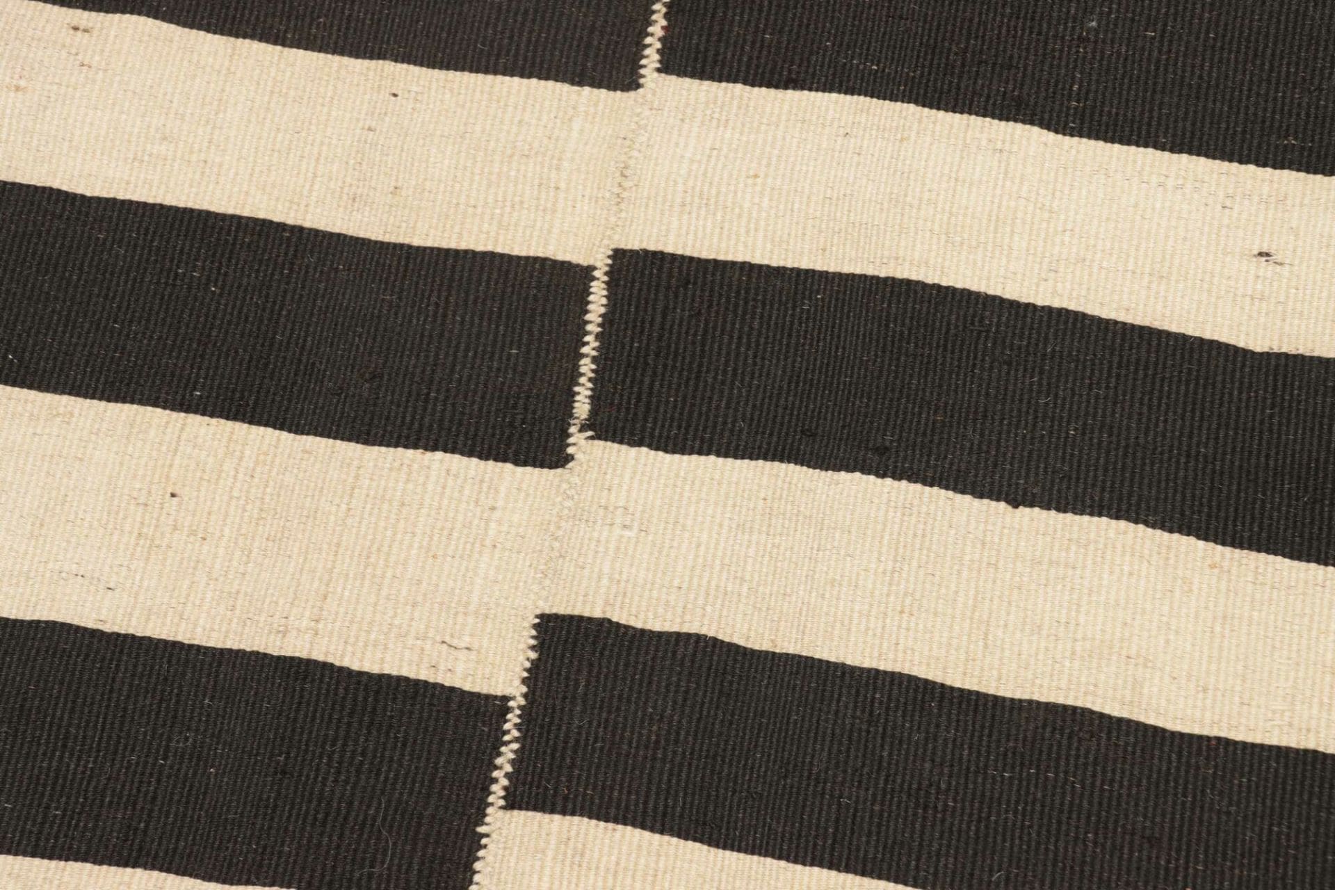 Kilim Persian Rug — hand-woven, 90 × 85 cm, Wool
