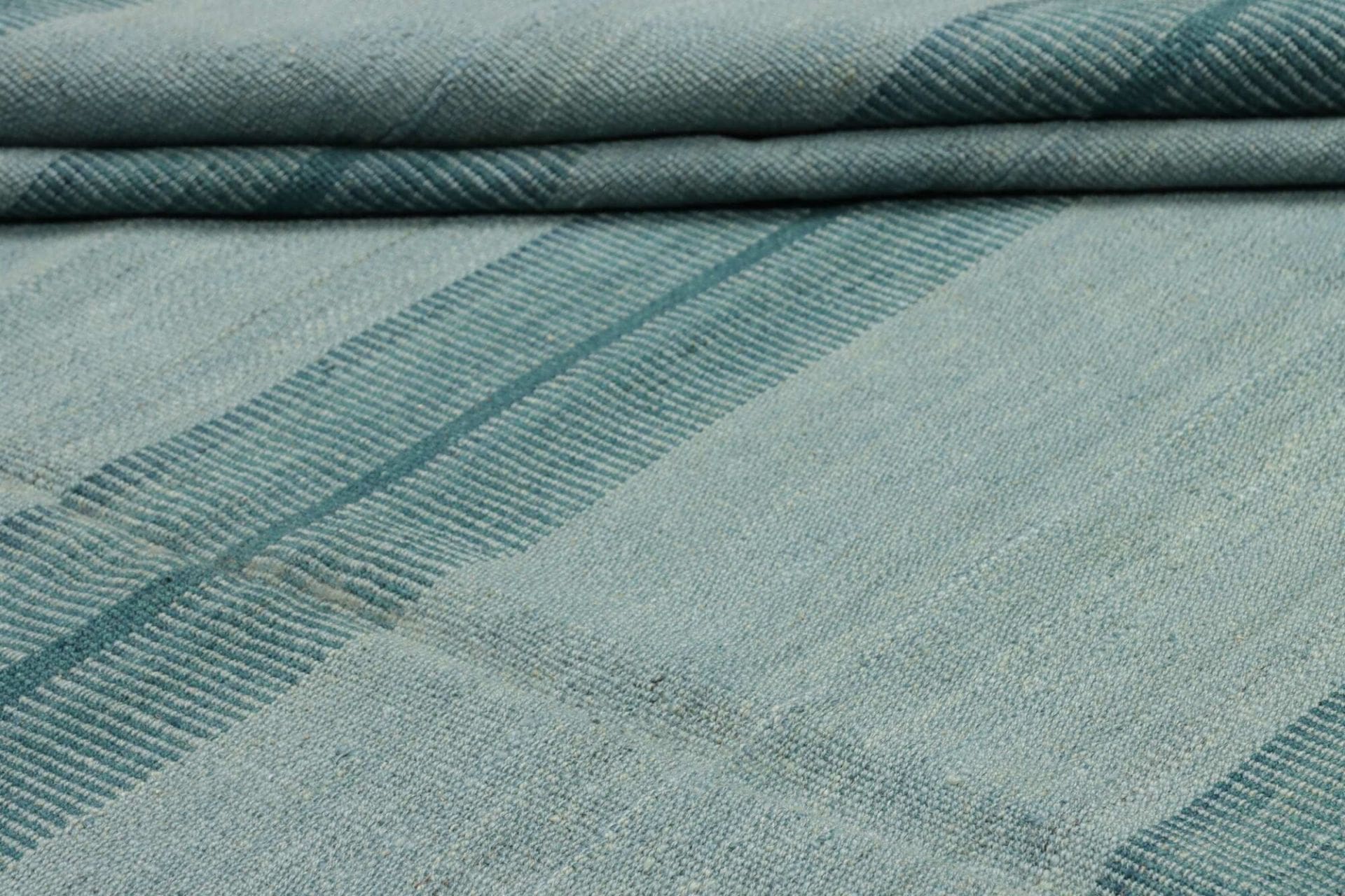 Hand-Woven Wool Kilim Persian Rug, 258 × 302 cm