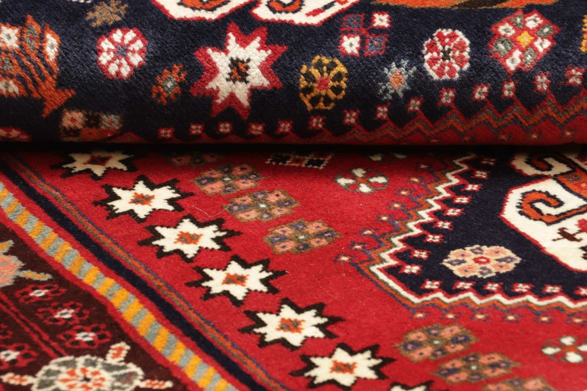 Hand-Knotted Wool Qashqai Persian Rug, 121 × 202 cm