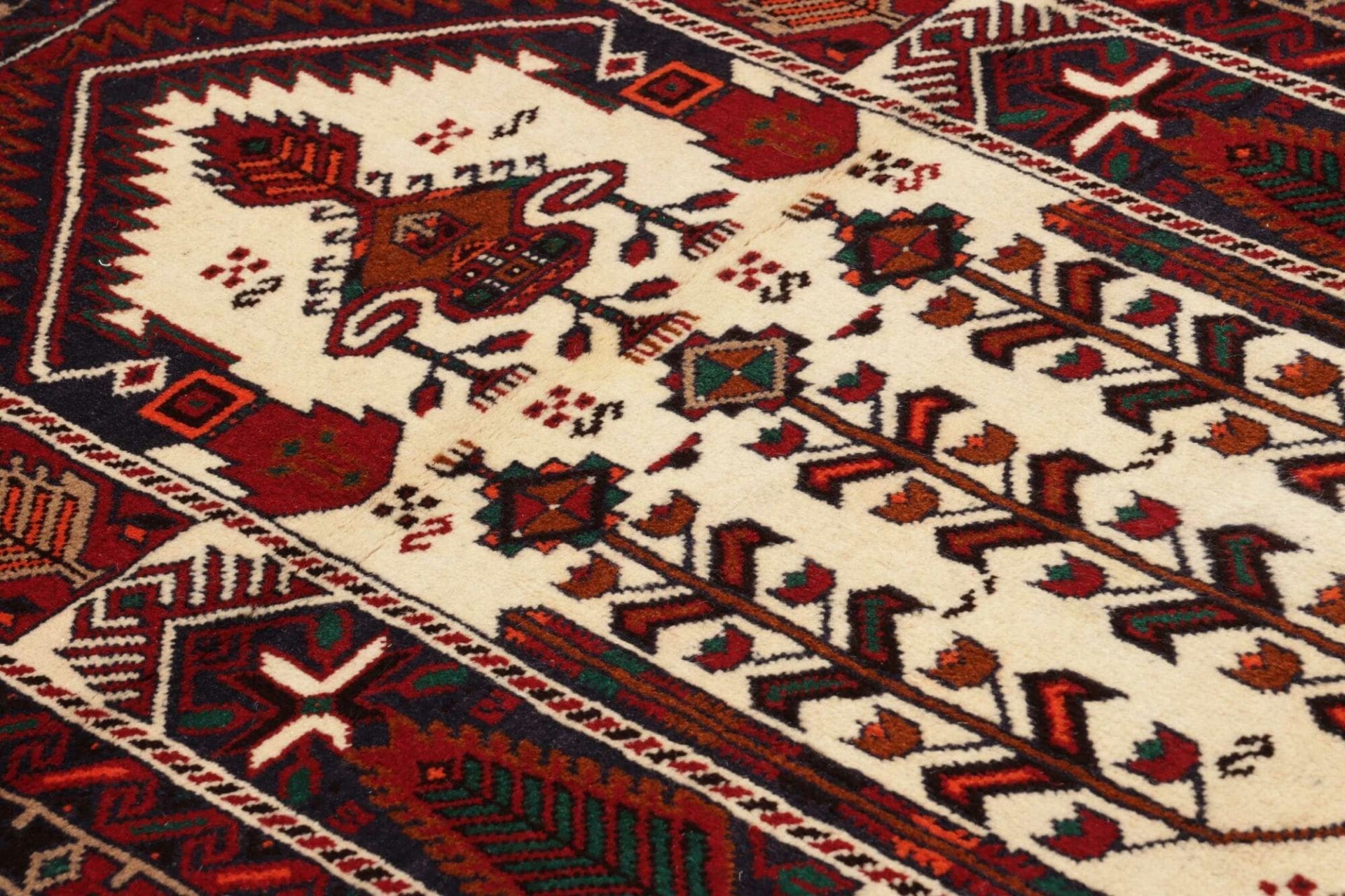 Nain Persian Rug — hand-knotted, 104 × 191 cm, Wool