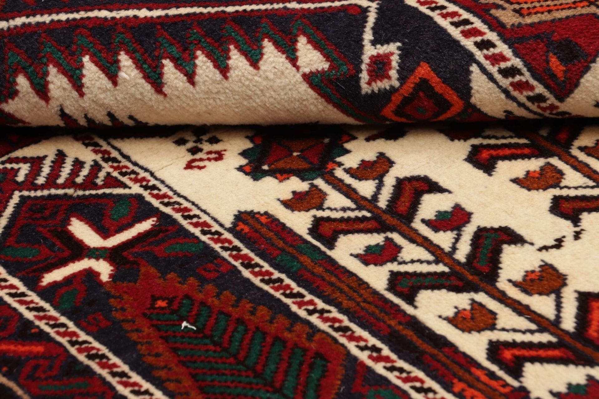 Nain Persian Rug — hand-knotted, 104 × 191 cm, Wool