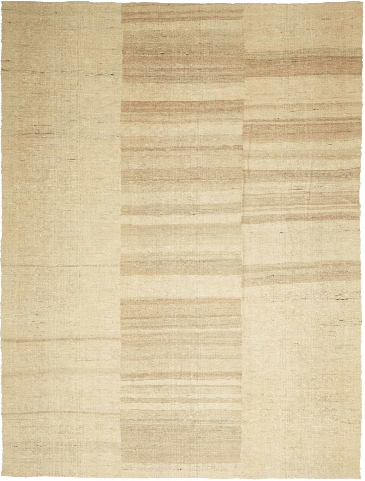 Hand-Woven Wool Kilim Persian Rug, 203 × 266 cm