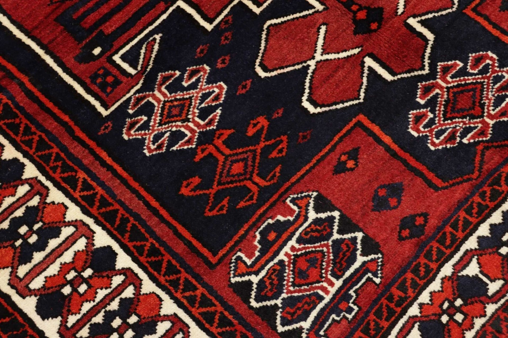 lori-orientteppich-170-x-210cm-mit-geometrischen-mustern-handgeknupft-5 Loribaft Persian Rug 170 × 210 cm, Wool, hand-knotted